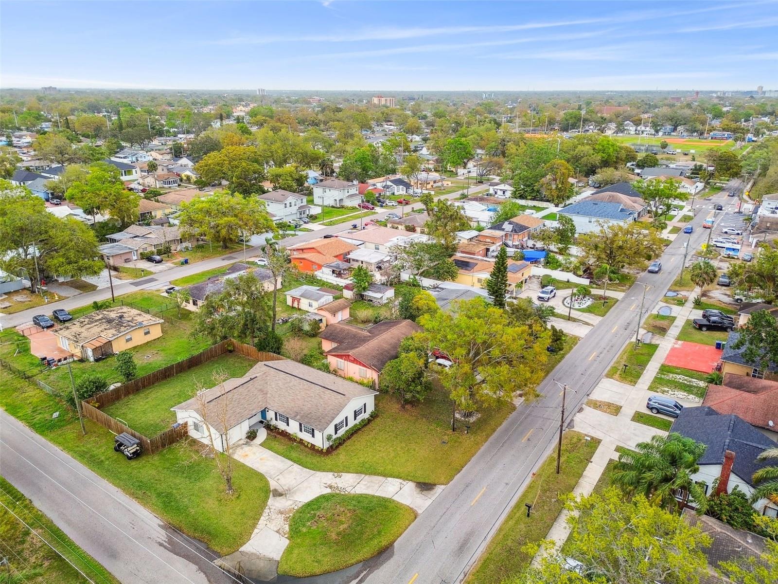 Listing photo id 51 for 3335 Spruce Street