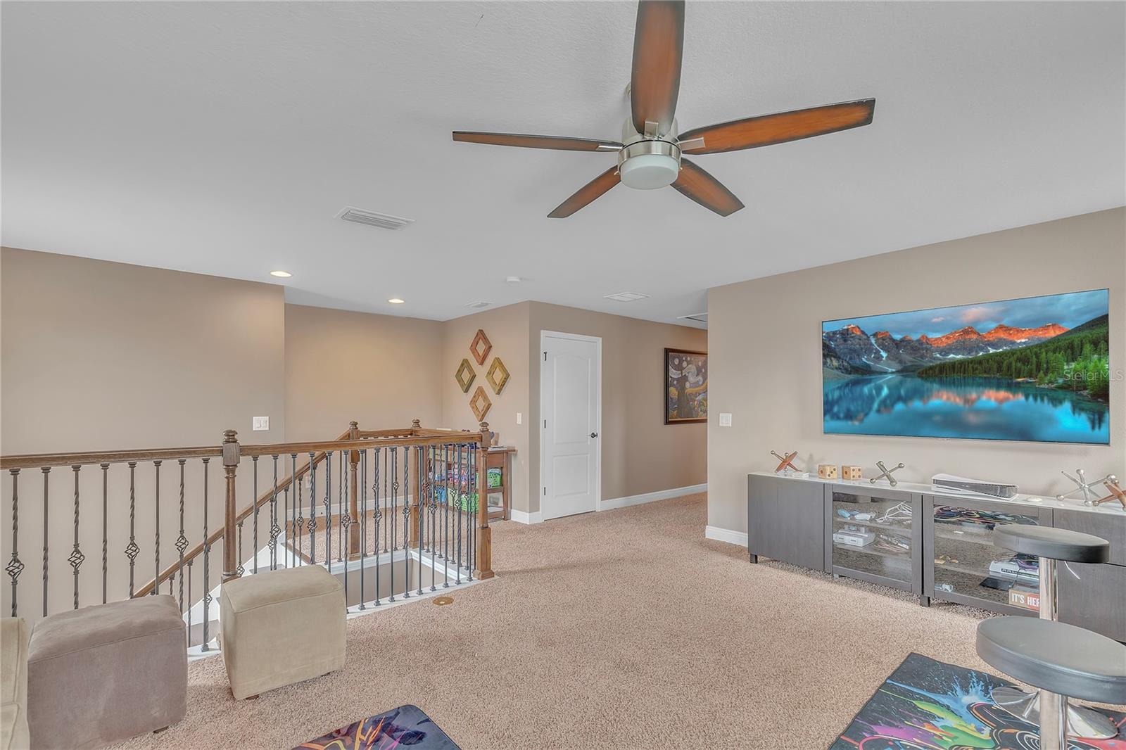 Listing photo id 27 for 11330 Lake Lucaya Drive