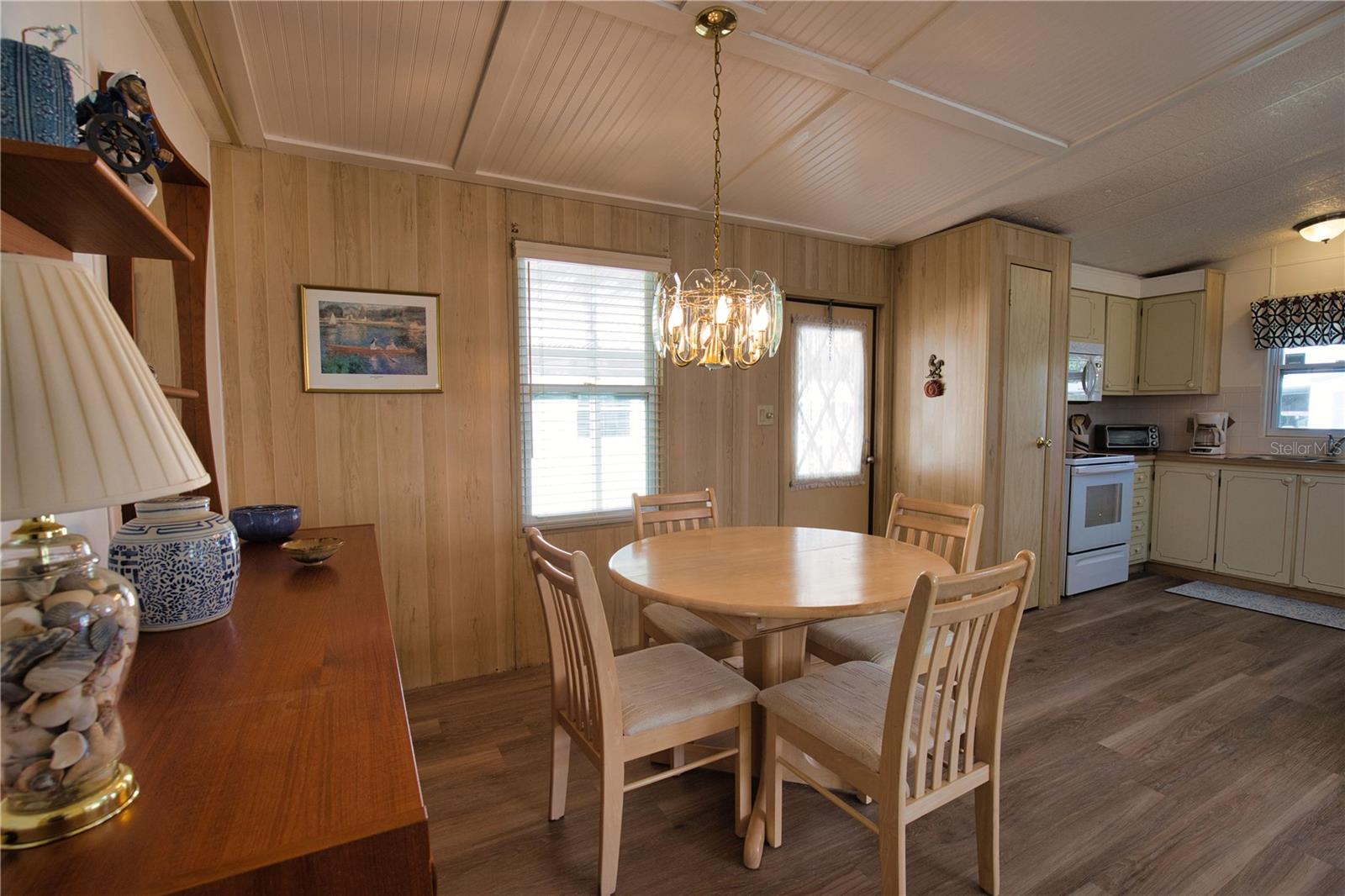 Image 14 of 93 For 923 Iglesia Drive
