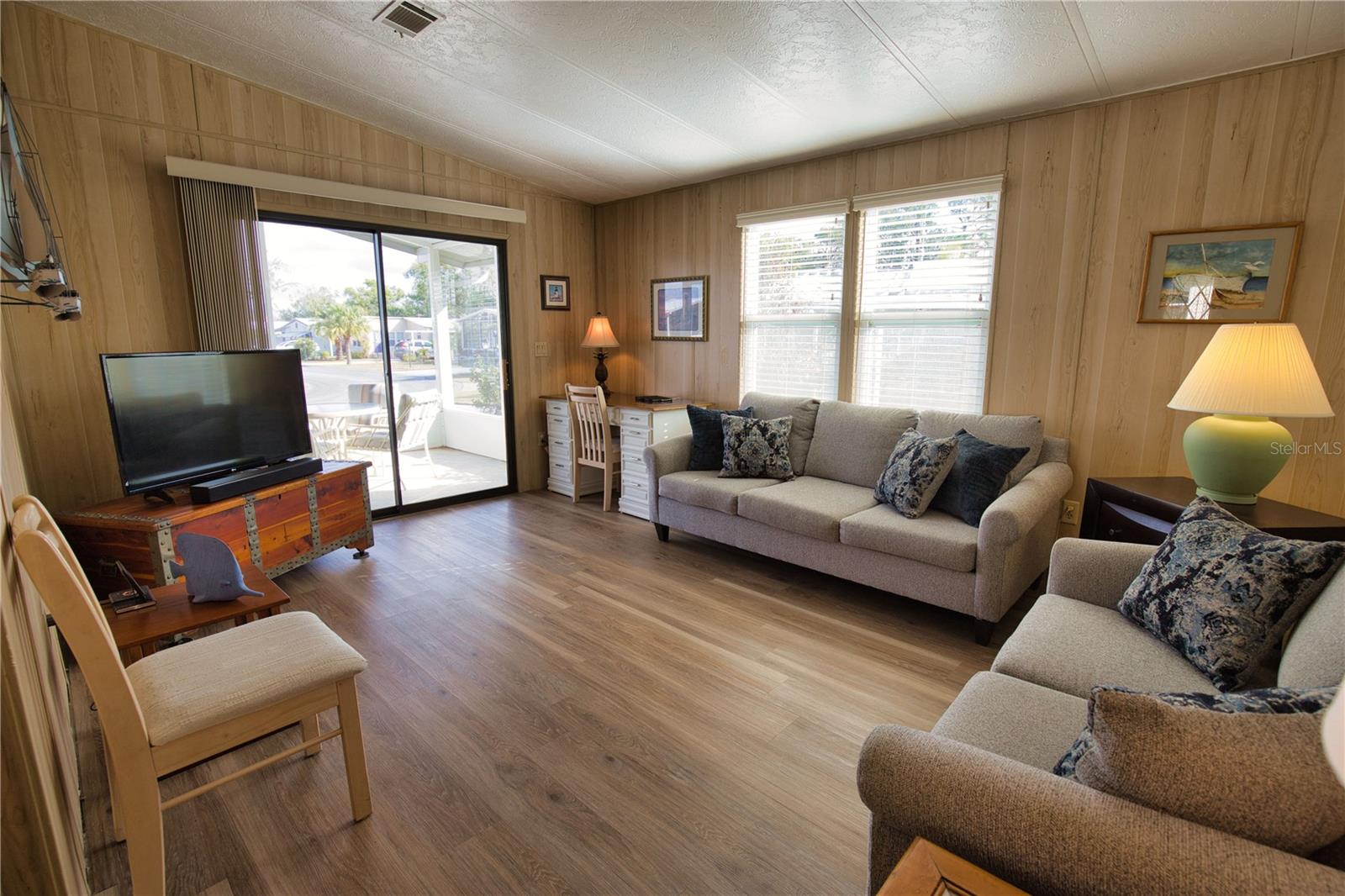 Image 20 of 93 For 923 Iglesia Drive