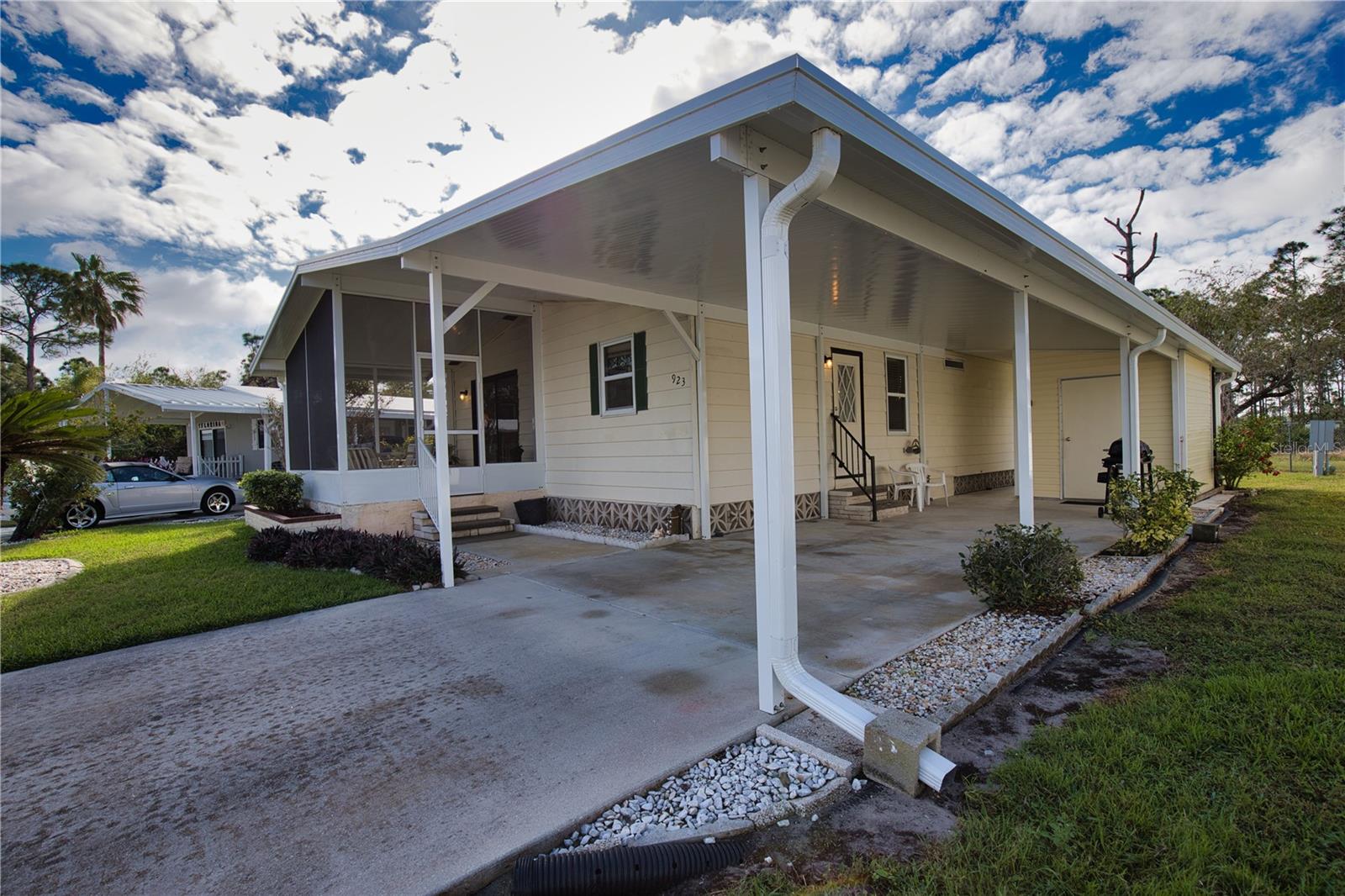 Image 7 of 93 For 923 Iglesia Drive