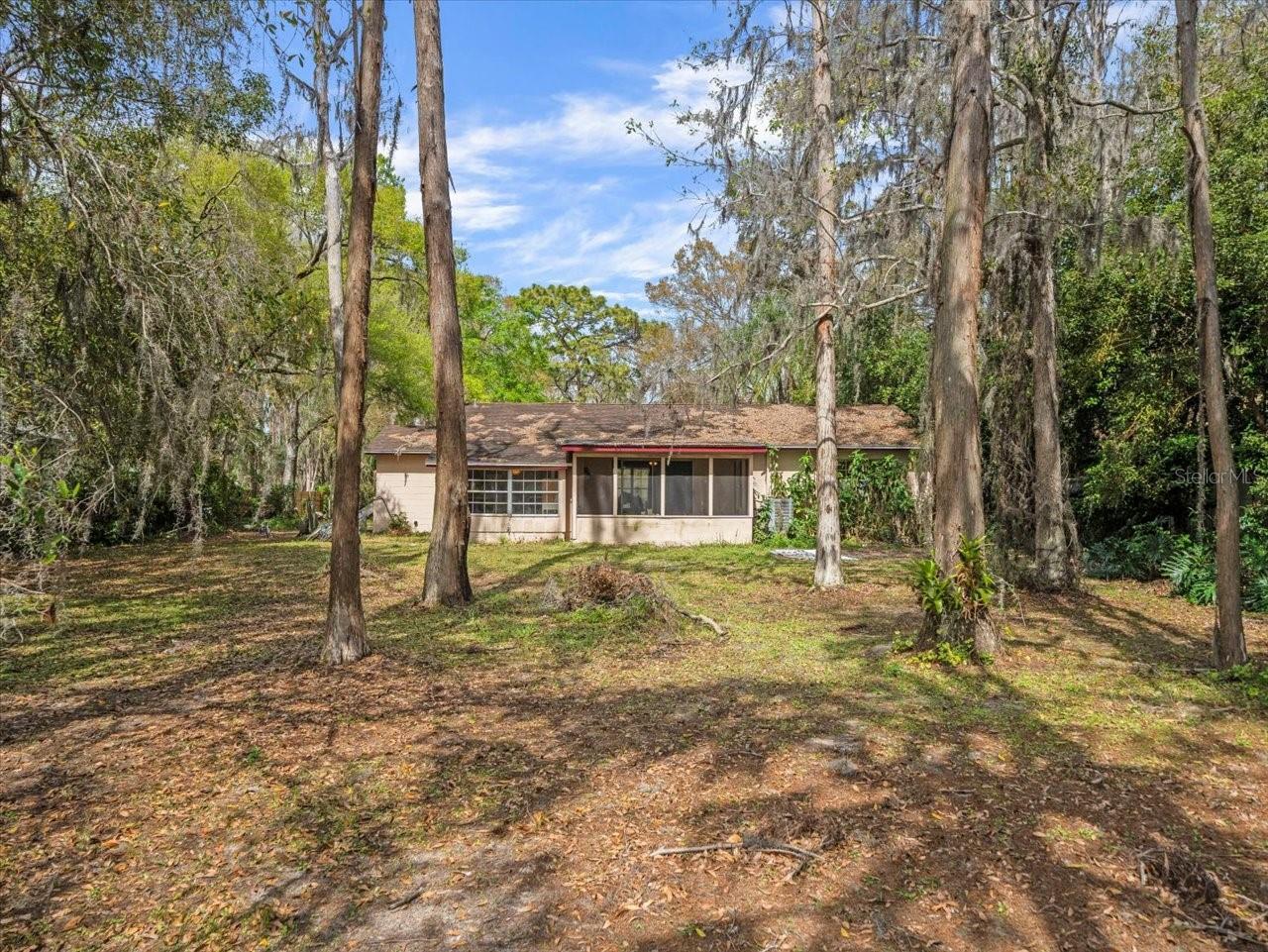 Listing photo id 15 for 6302 Fitzgerald Road