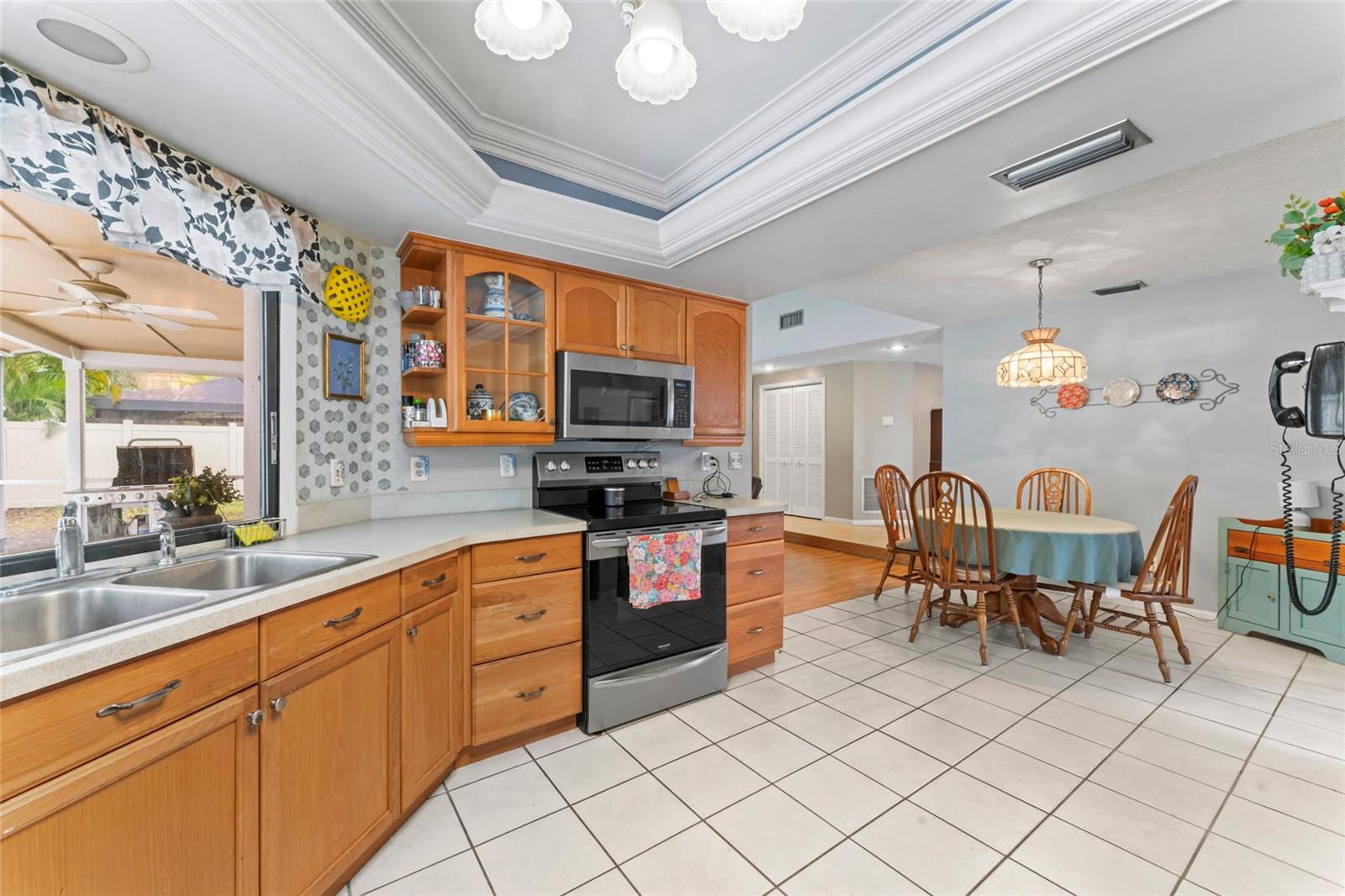 Image 18 of 53 For 16015 Glen Haven Drive