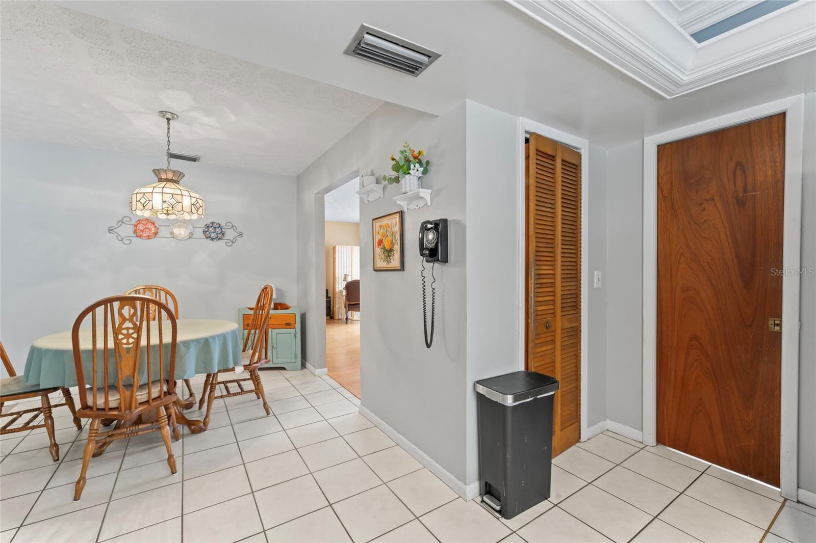 Image 19 of 53 For 16015 Glen Haven Drive
