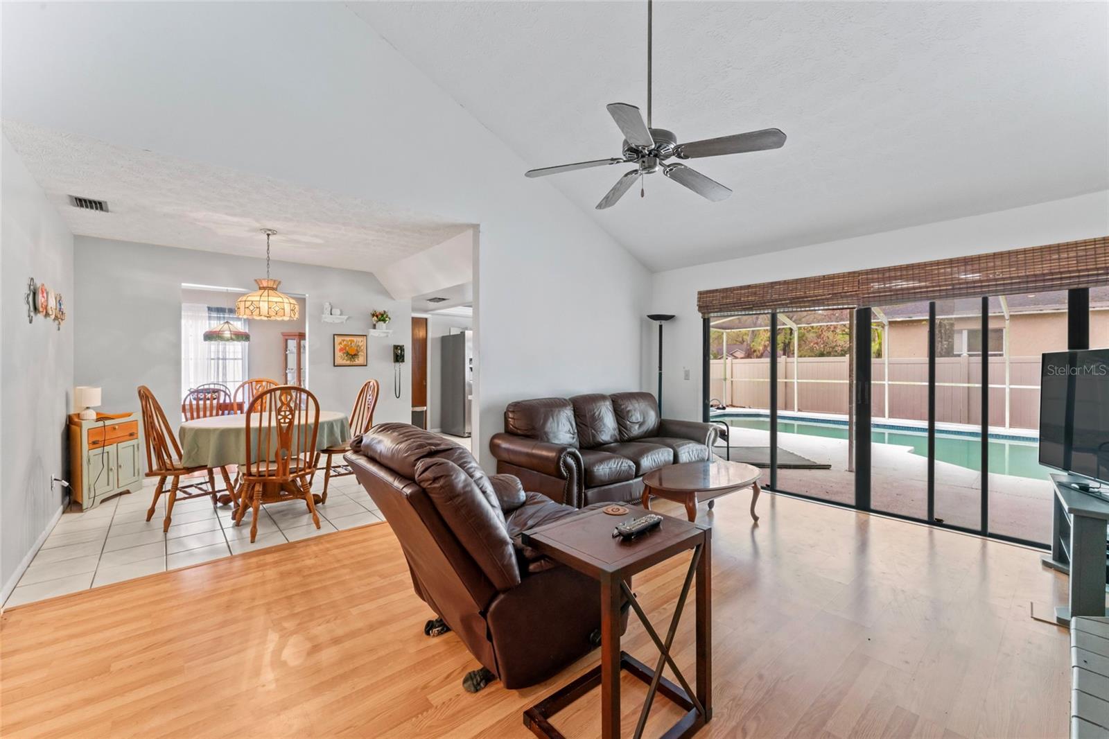 Image 21 of 53 For 16015 Glen Haven Drive