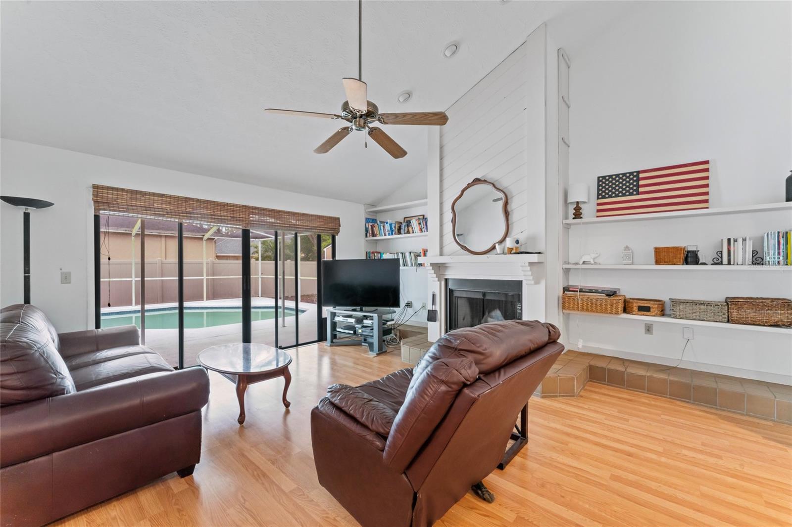 Image 22 of 53 For 16015 Glen Haven Drive