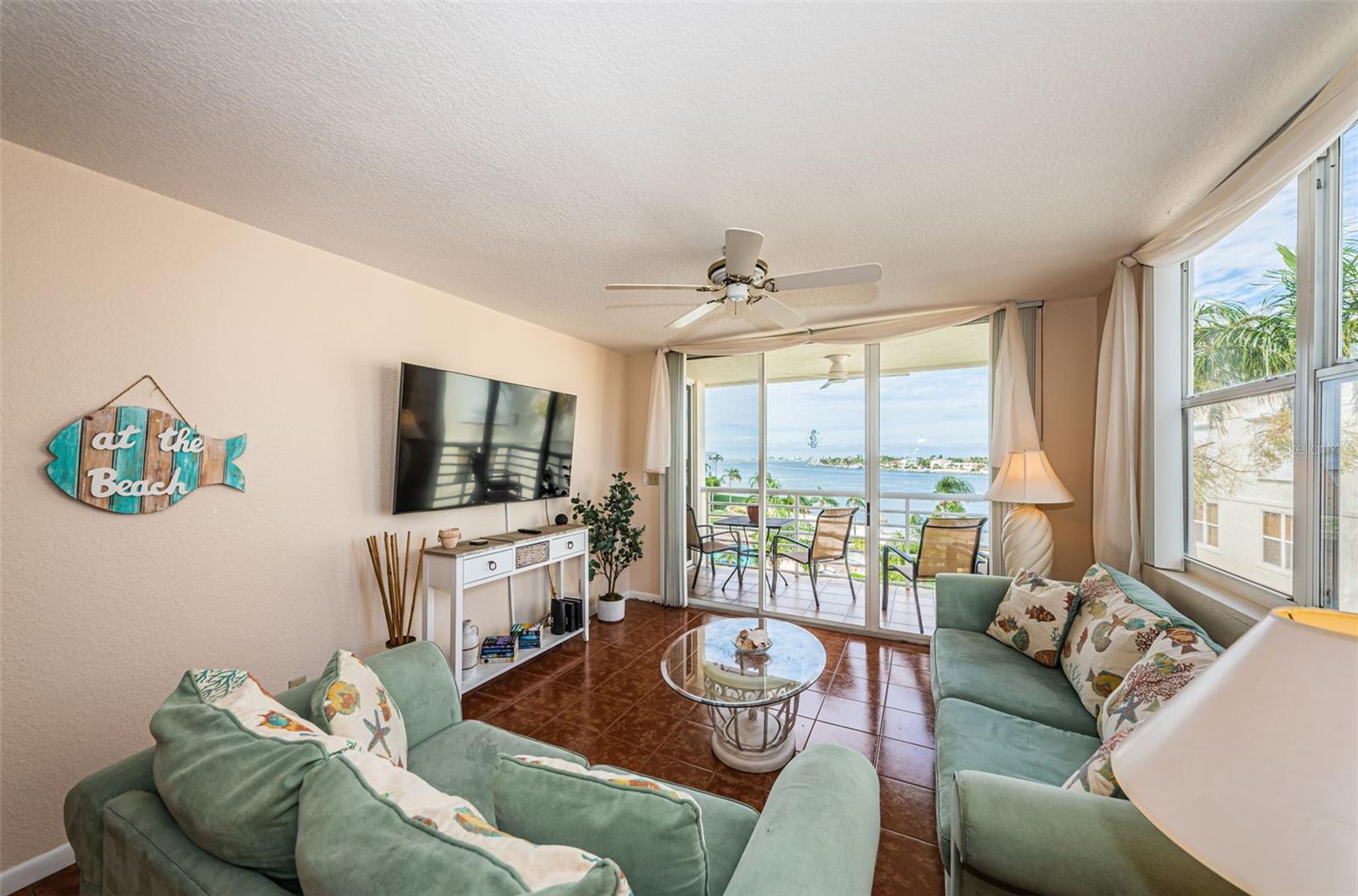 Image 10 of 26 For 6021 Bahia Del Mar Circle 540