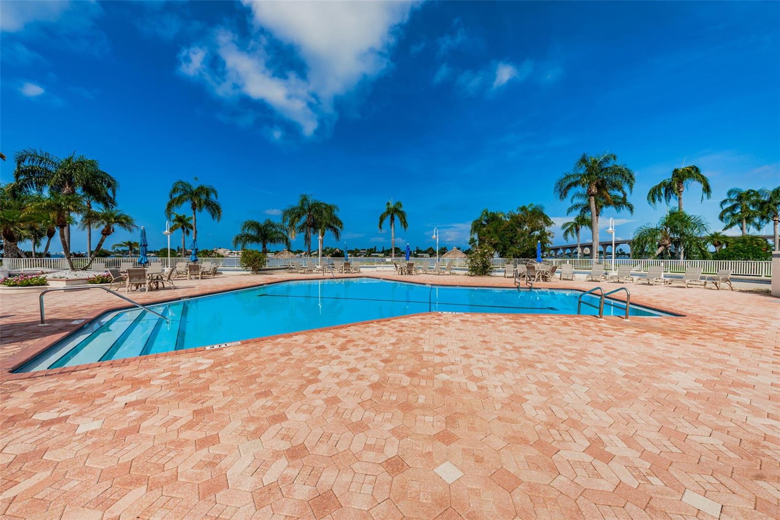Image 11 of 26 For 6021 Bahia Del Mar Circle 540