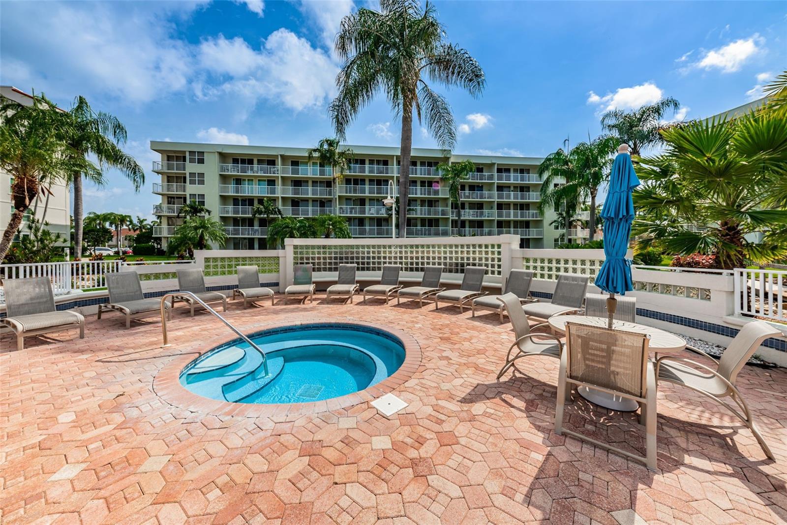 Image 12 of 26 For 6021 Bahia Del Mar Circle 540