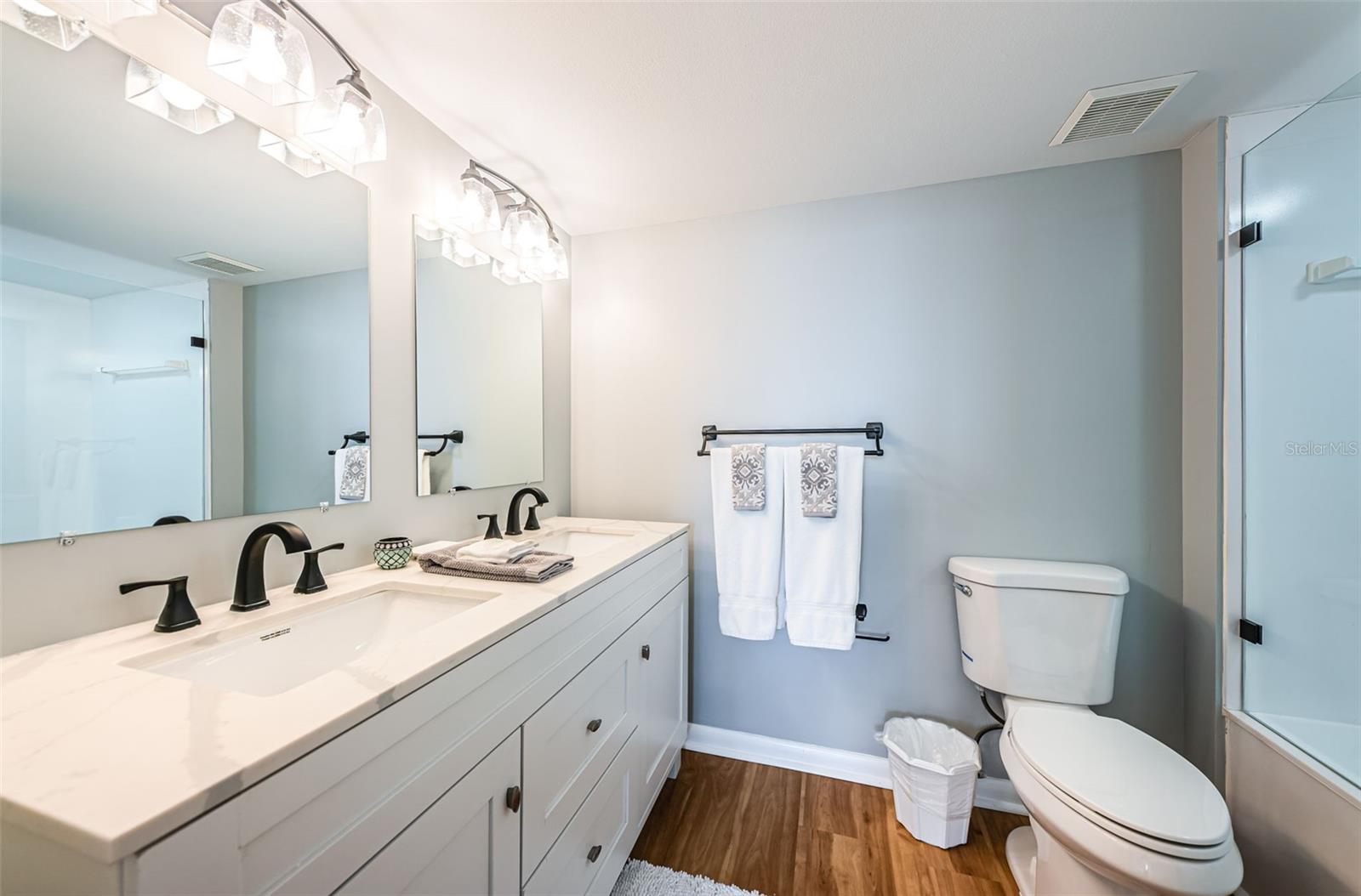 Image 16 of 26 For 6021 Bahia Del Mar Circle 540
