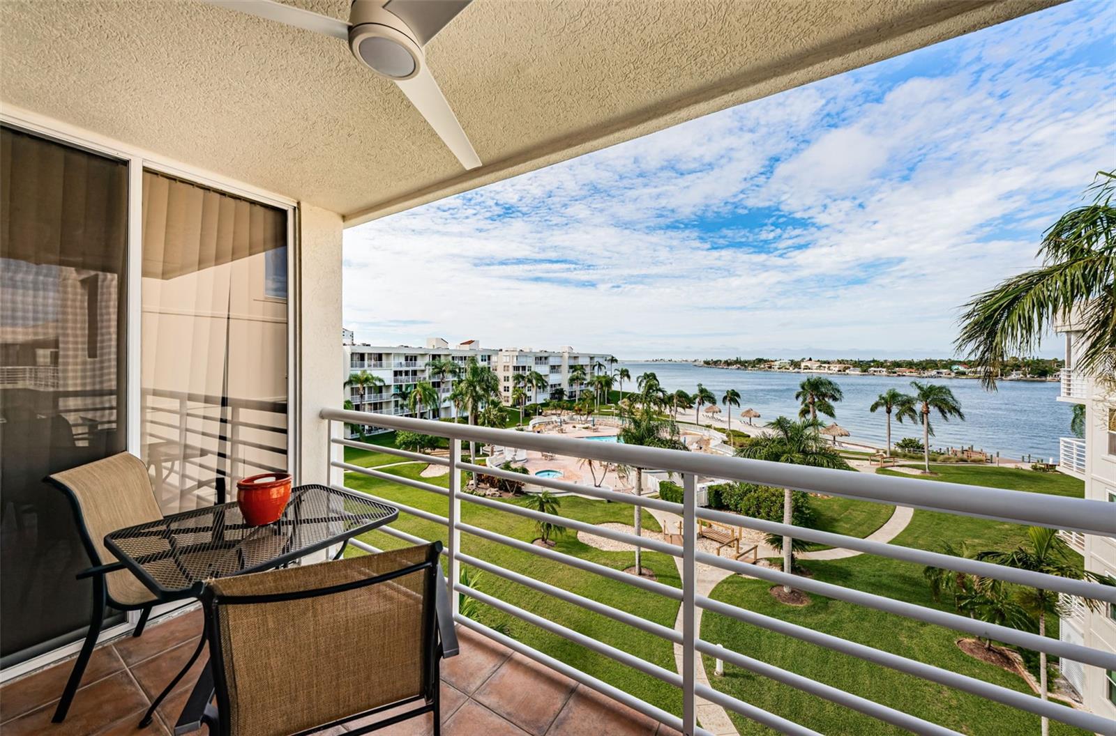 Image 19 of 26 For 6021 Bahia Del Mar Circle 540