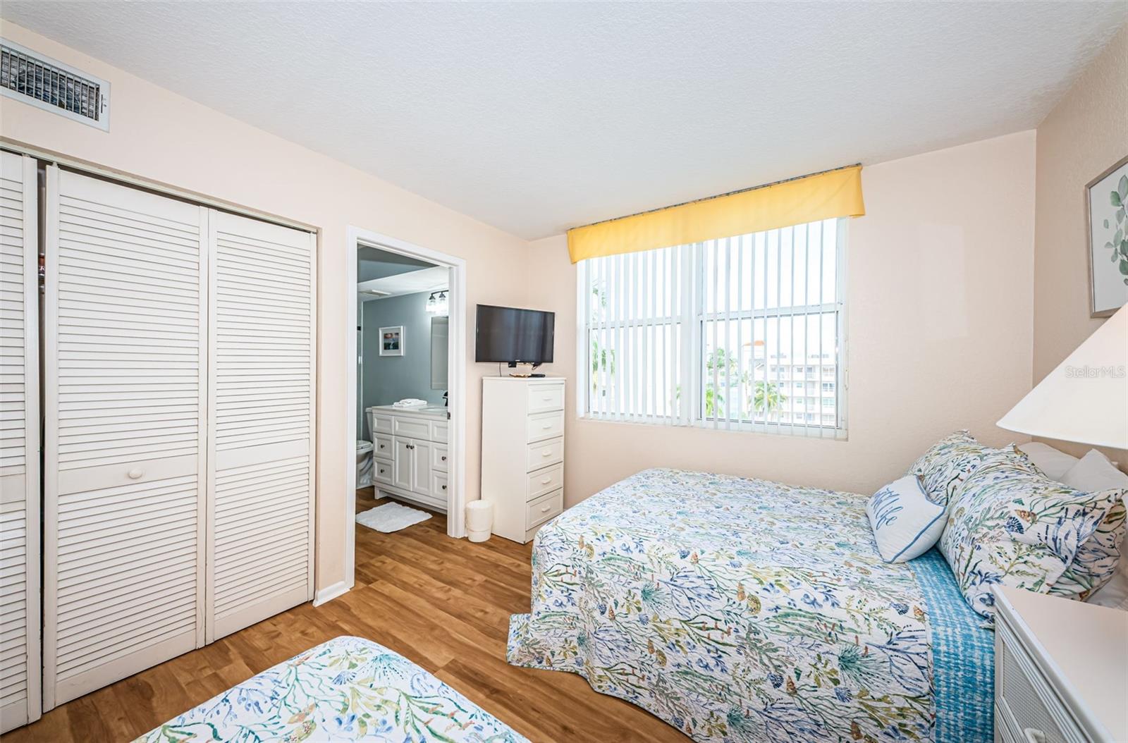 Image 25 of 26 For 6021 Bahia Del Mar Circle 540