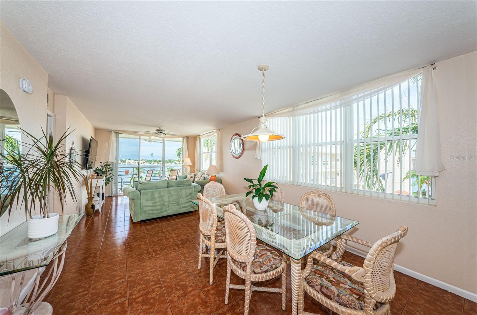 Image 8 of 26 For 6021 Bahia Del Mar Circle 540
