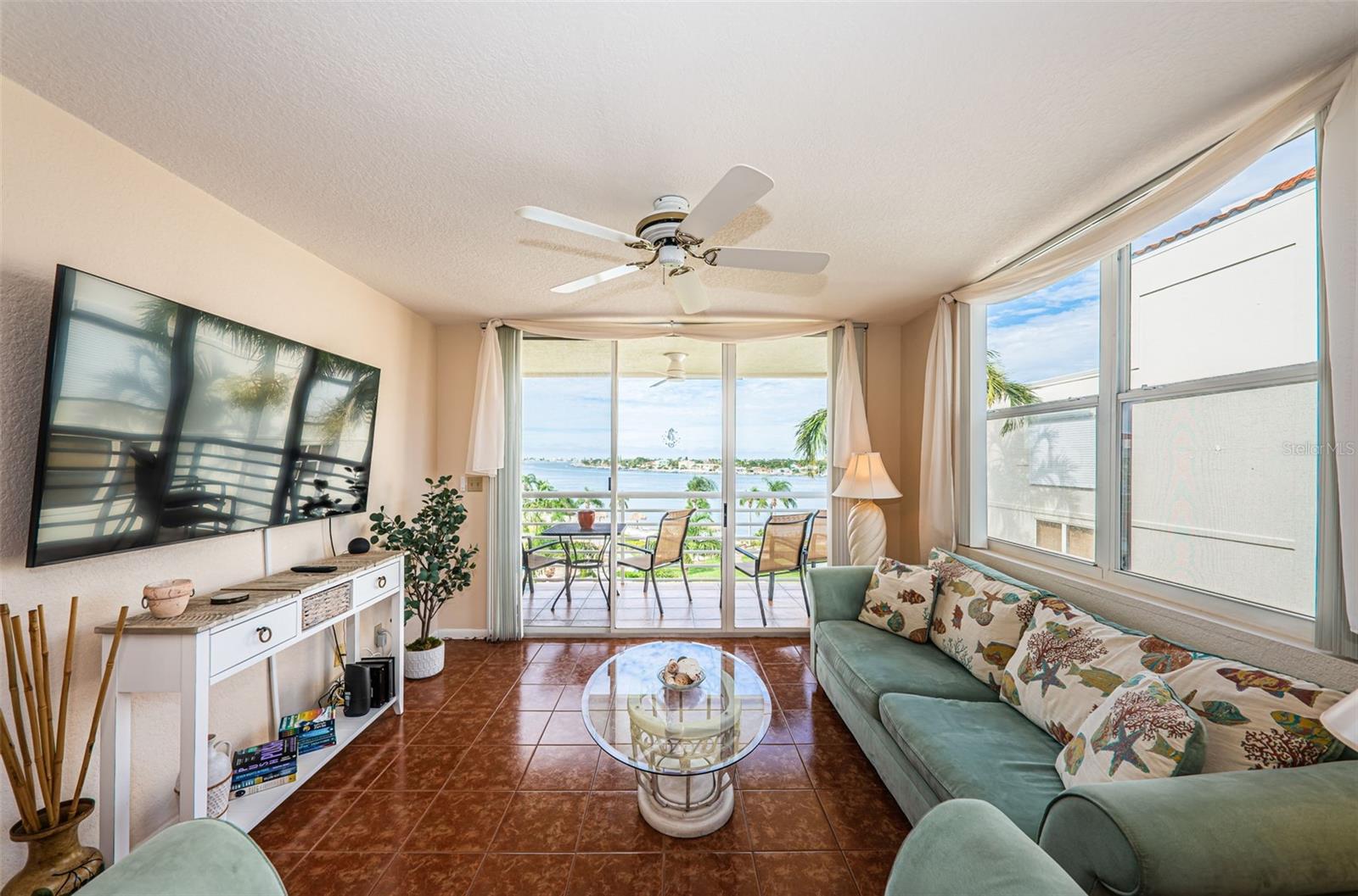 Image 9 of 26 For 6021 Bahia Del Mar Circle 540