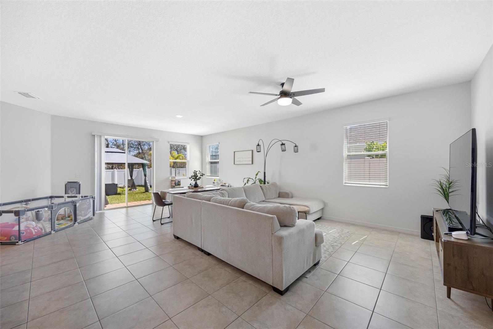 Image 11 of 46 For 12698 Achasta Boulevard