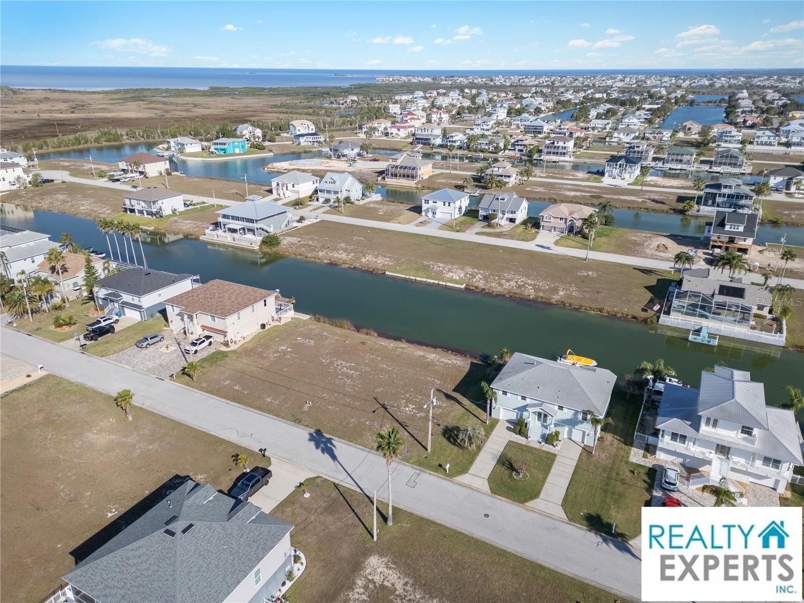 Listing photo id 4 for 3471 Triggerfish Drive