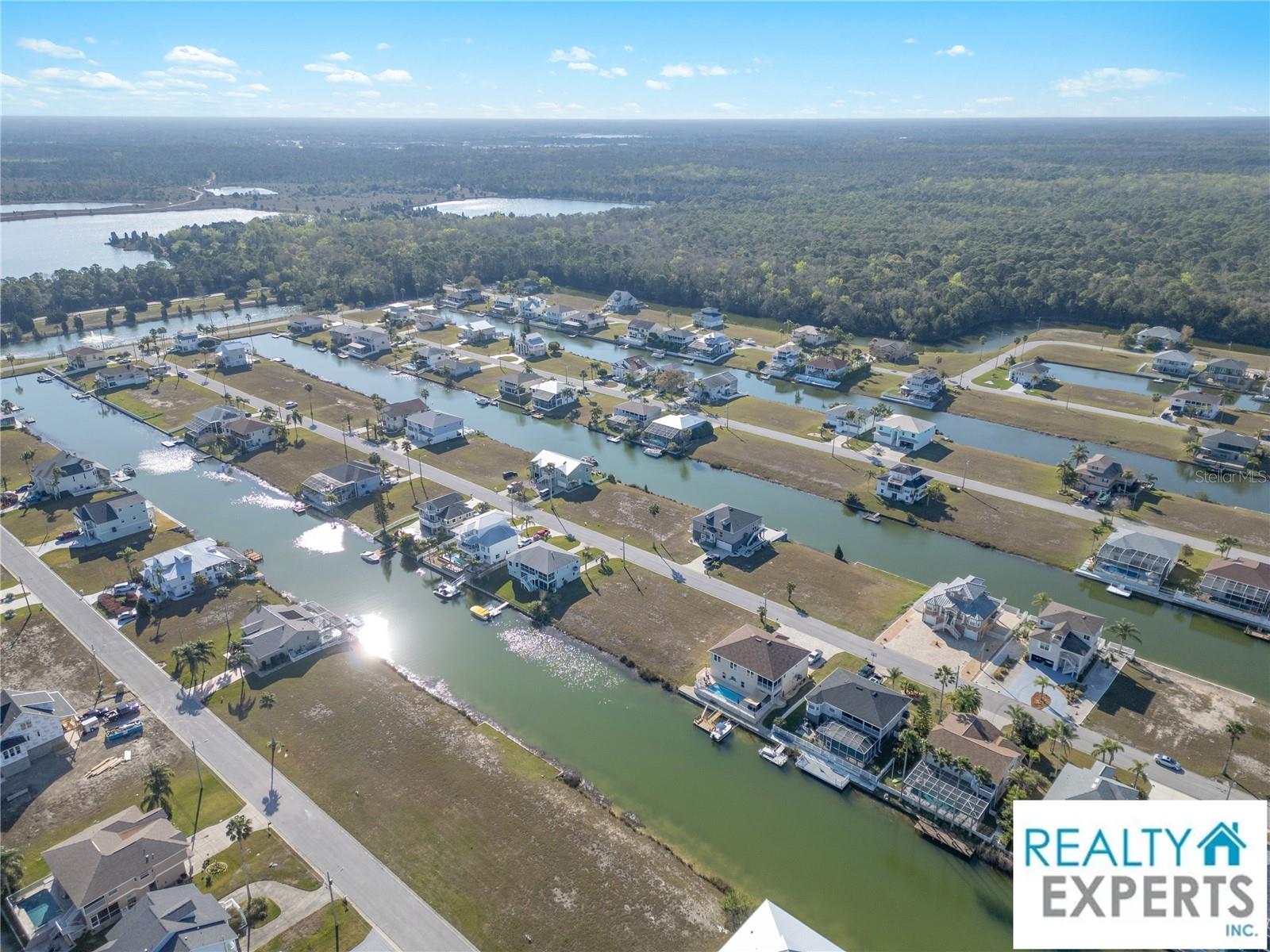 Listing photo id 6 for 3471 Triggerfish Drive