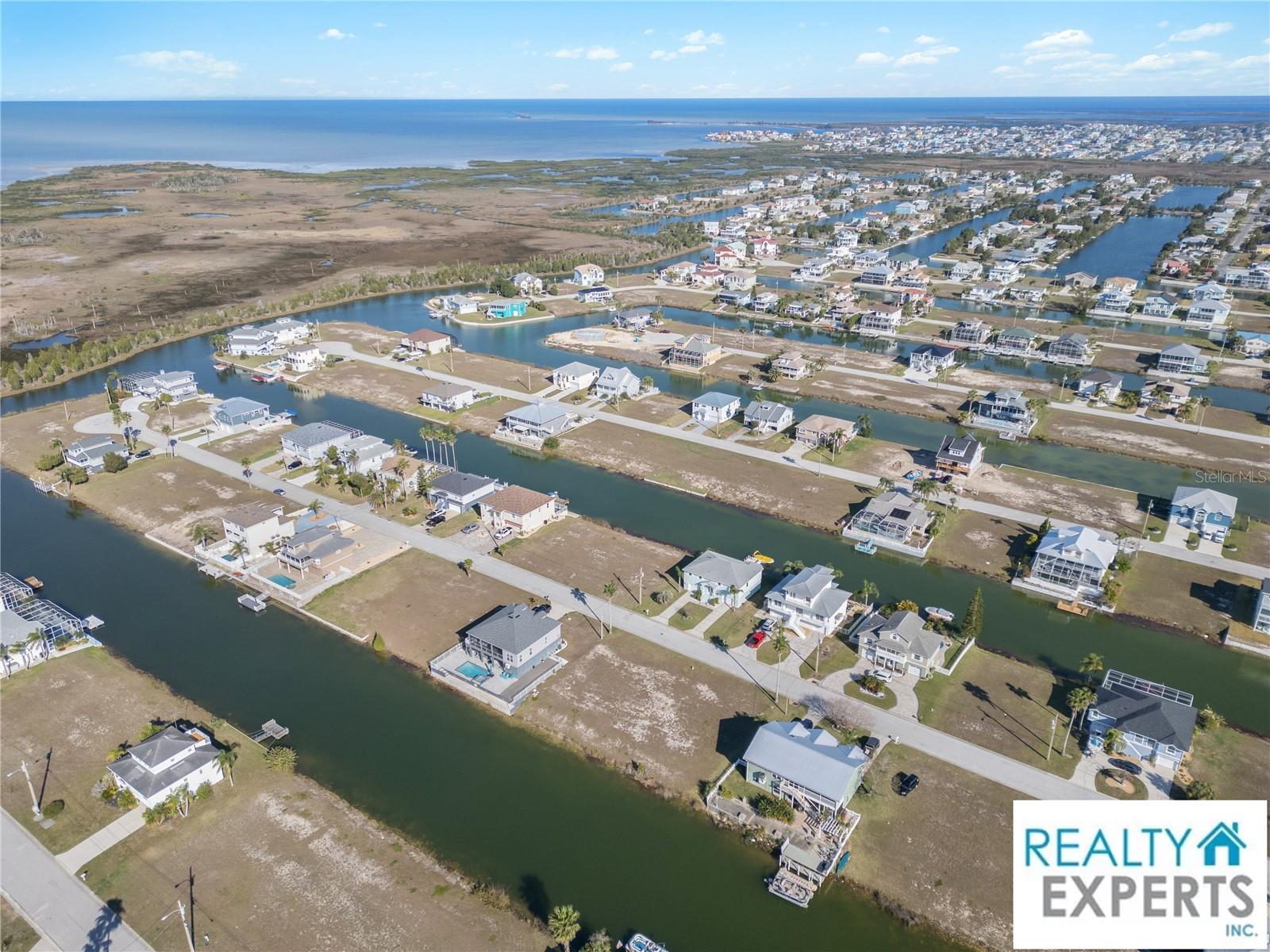 Listing photo id 7 for 3471 Triggerfish Drive
