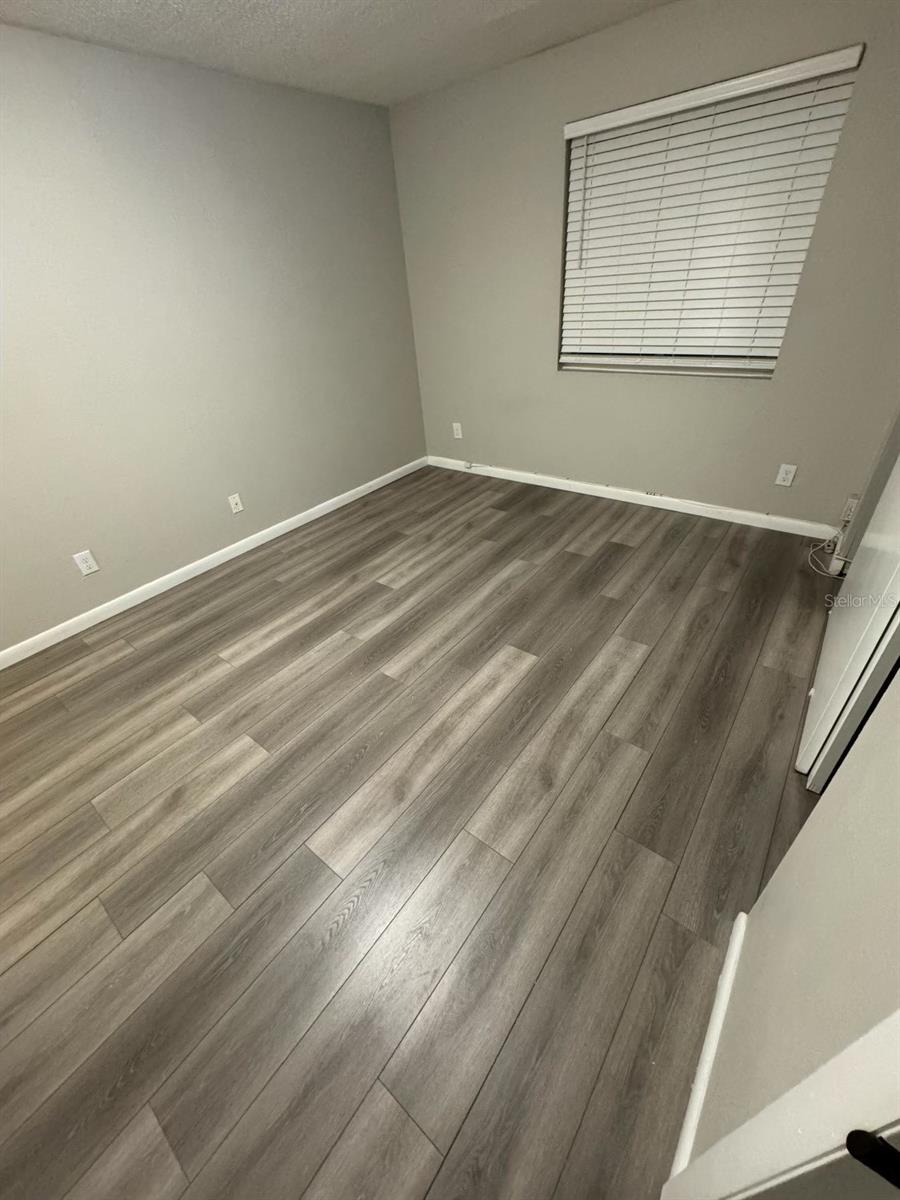 Listing photo id 8 for 224 Red Maple Place 224