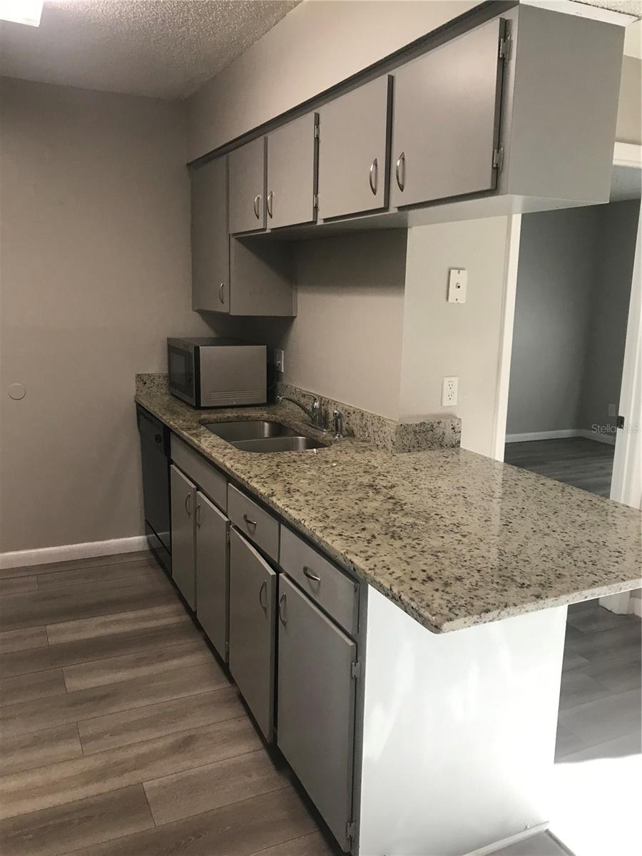 Listing photo id 3 for 224 Red Maple Place 224