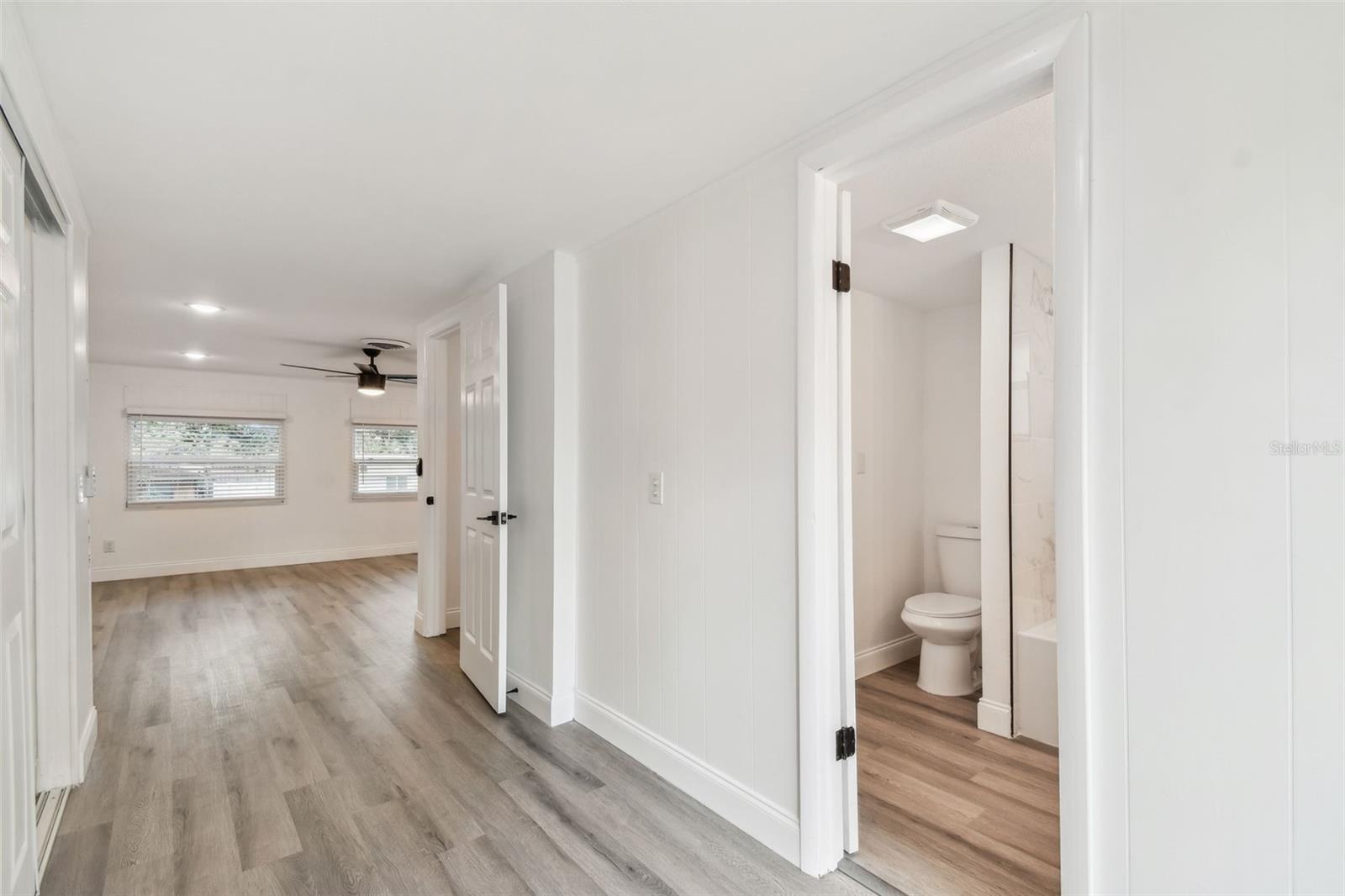 Image 23 of 37 For 708 15th Avenue W