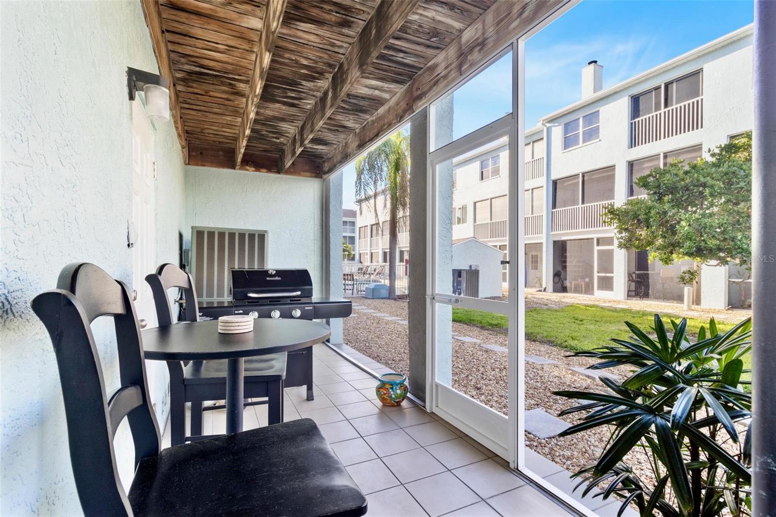 Image 31 of 42 For 1101 Pinellas Bayway S 206