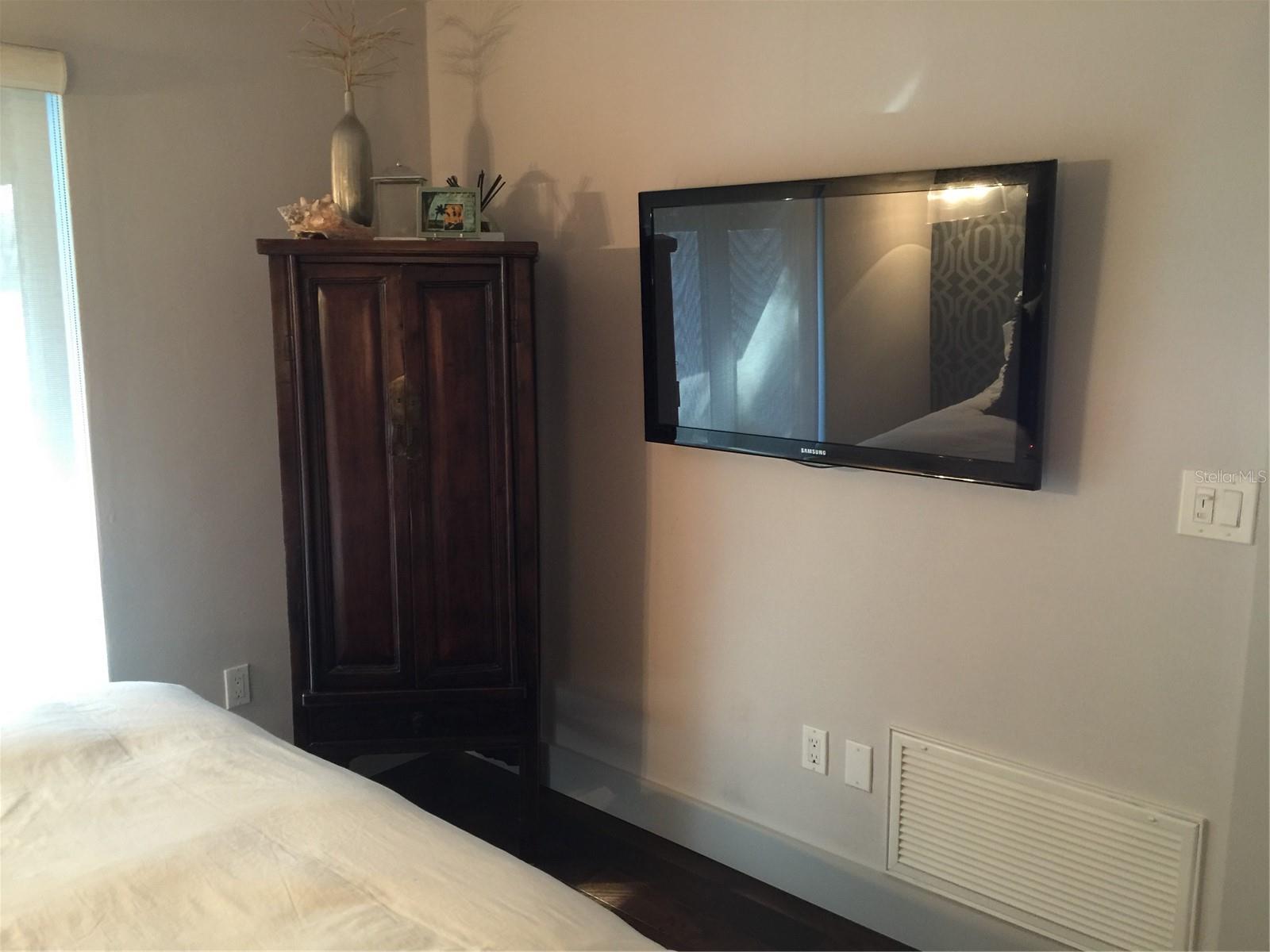 Image 16 of 17 For 4165 49th Avenue S