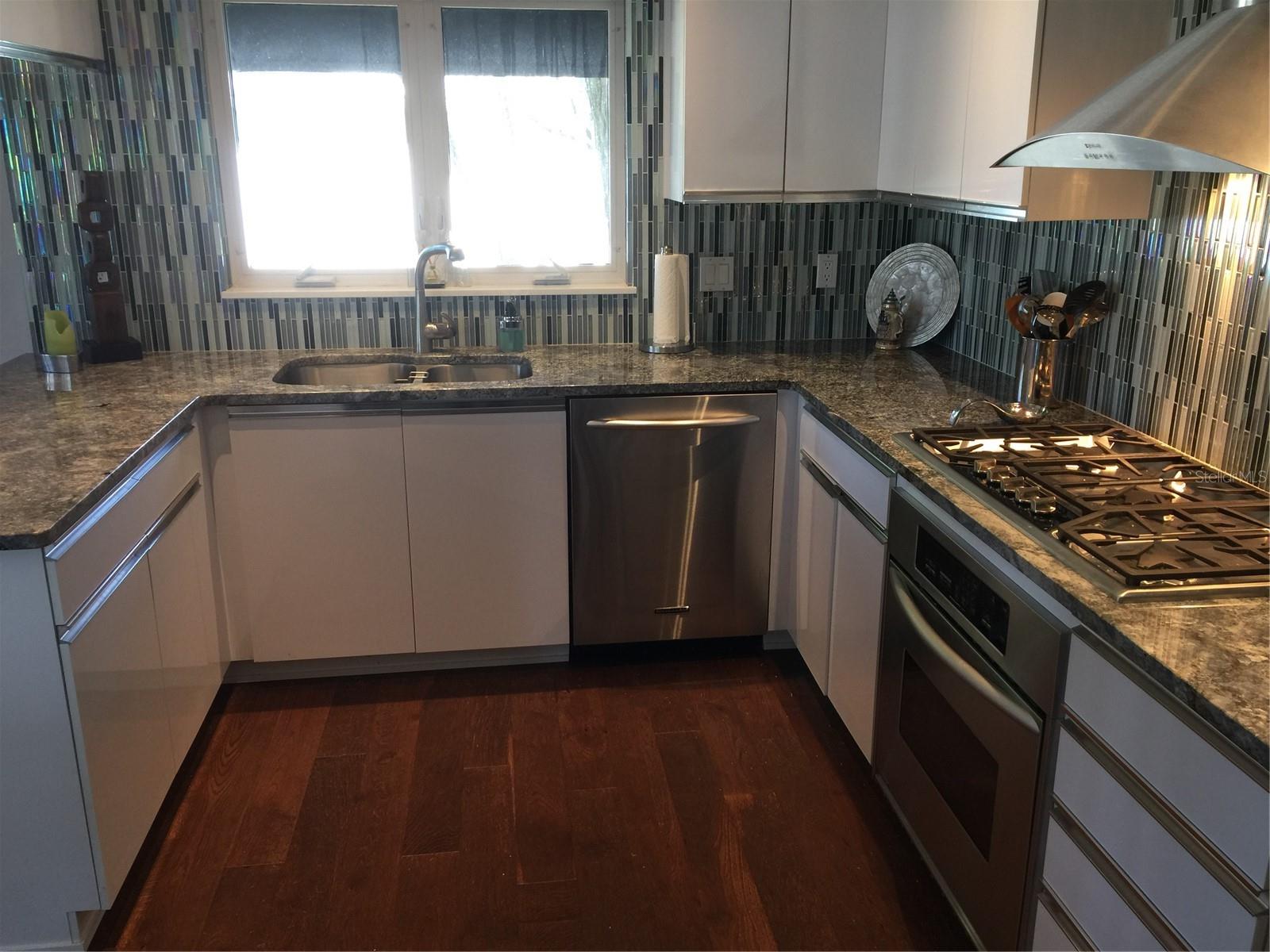 Image 8 of 17 For 4165 49th Avenue S