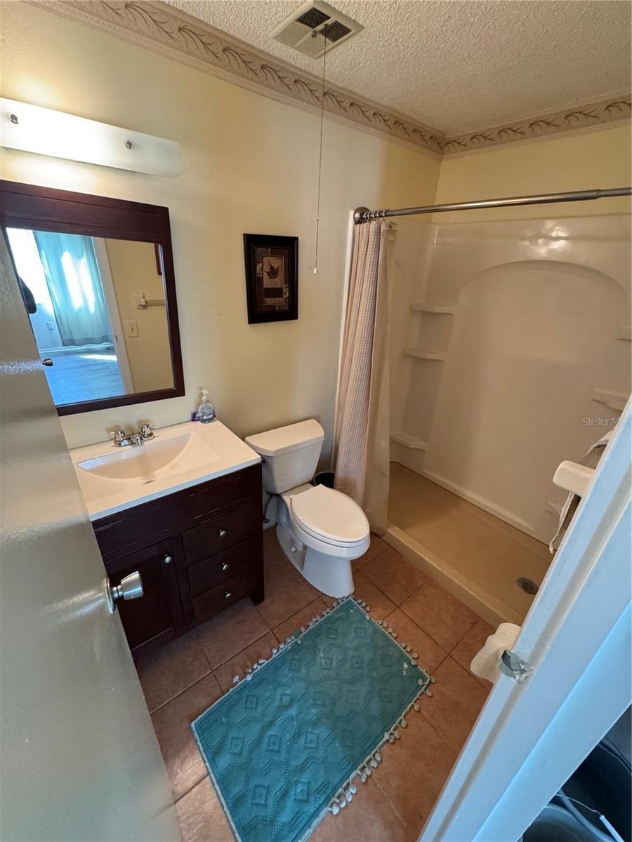 Listing photo id 5 for 4215 Bay Drive 1606b