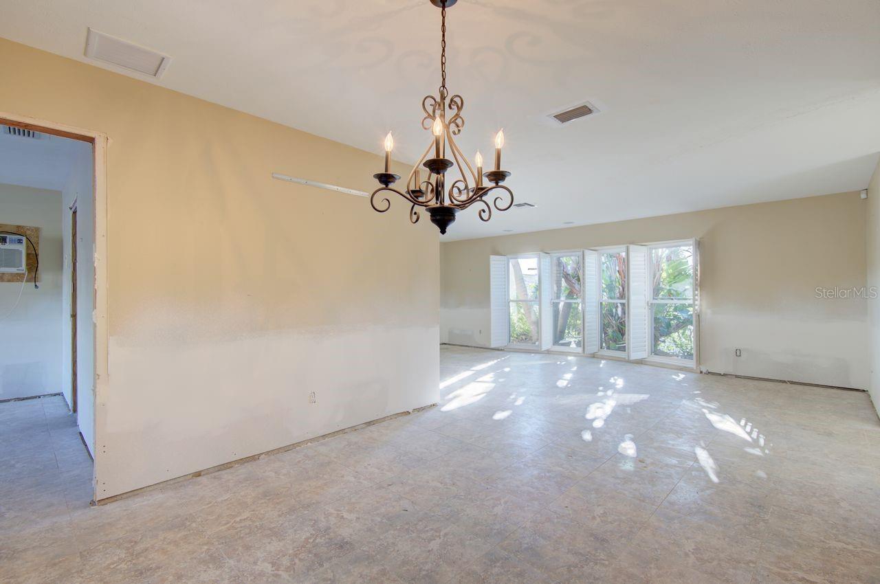 Image 36 of 52 For 3933 Doral Drive