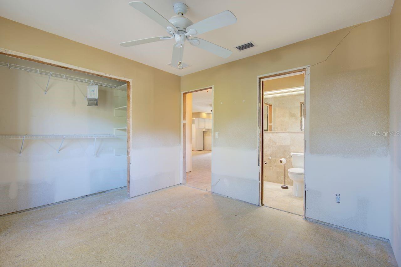 Image 44 of 52 For 3933 Doral Drive