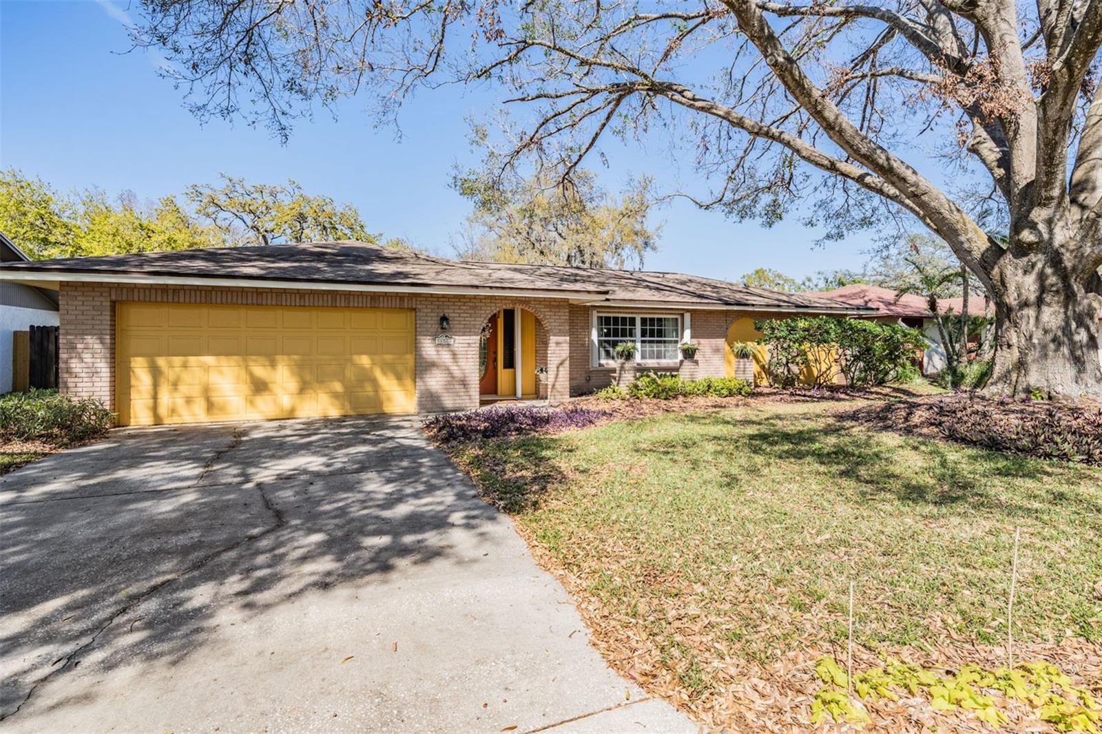 Details for 11528 Country Oaks Drive, TAMPA, FL 33618