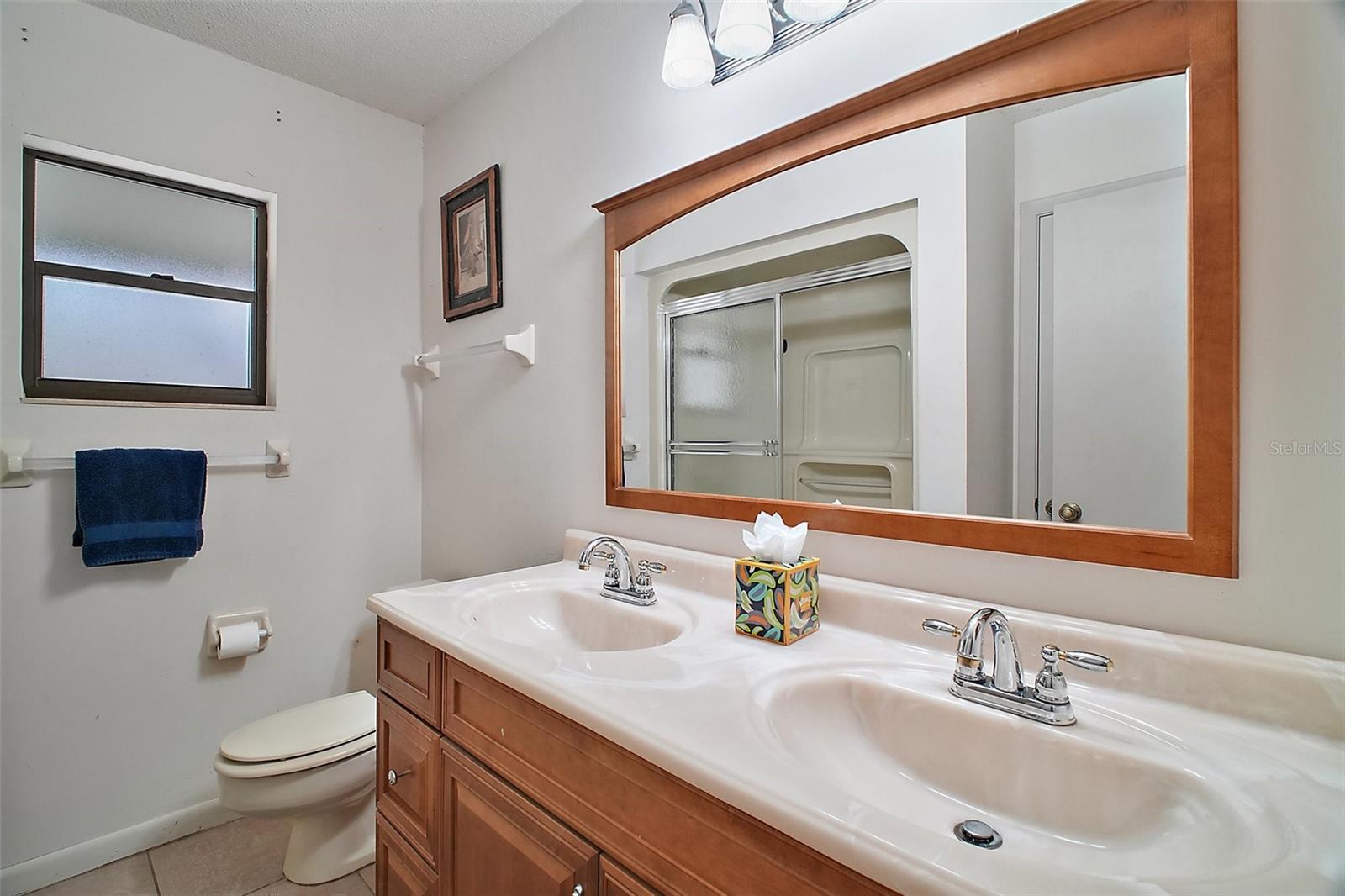 Listing photo id 16 for 10550 Silverlake Point