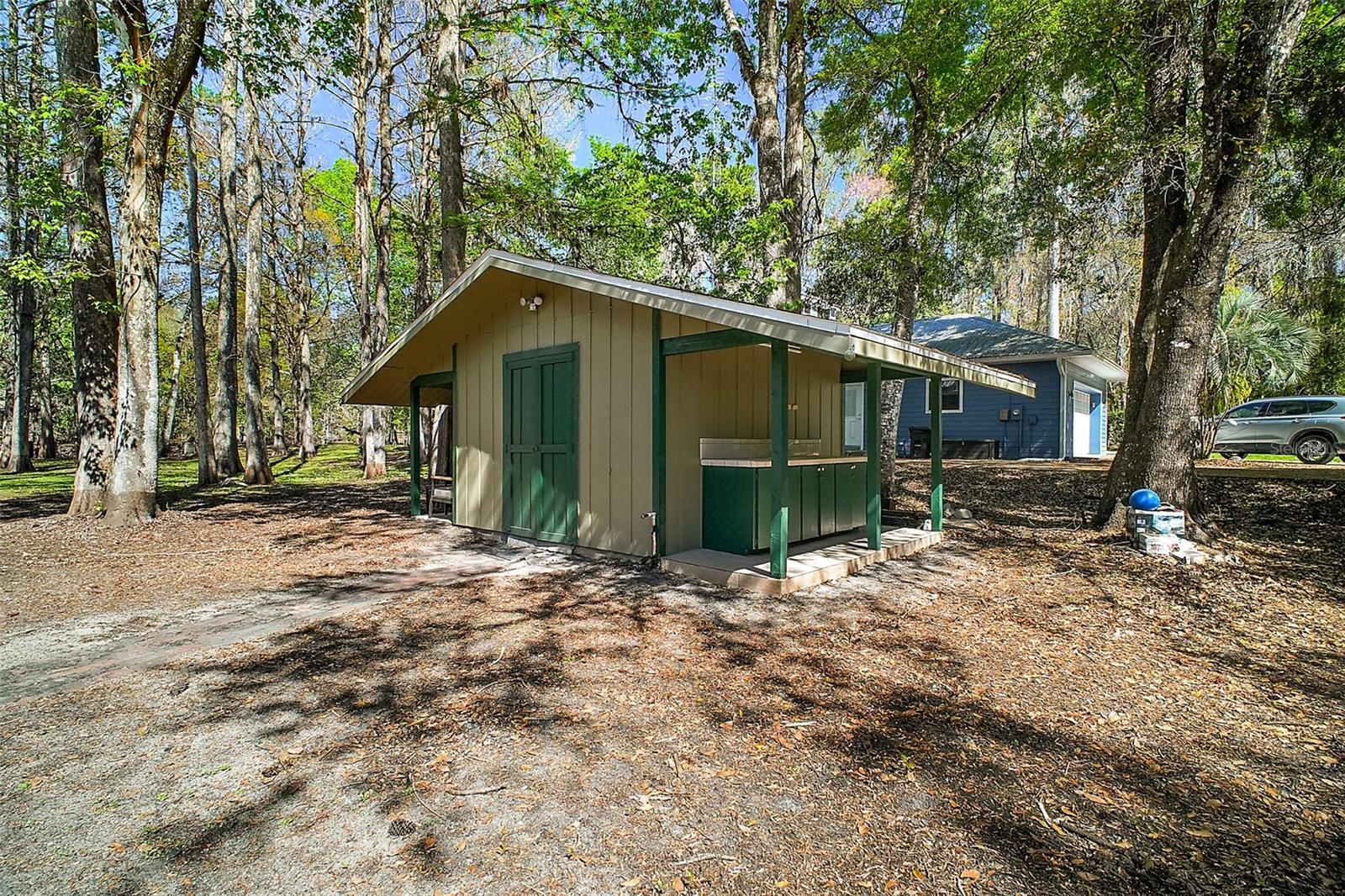 Listing photo id 19 for 10550 Silverlake Point