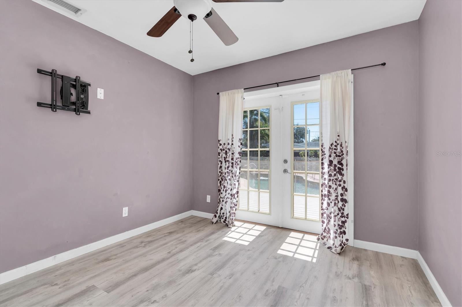 Image 32 of 55 For 6618 3rd Avenue N