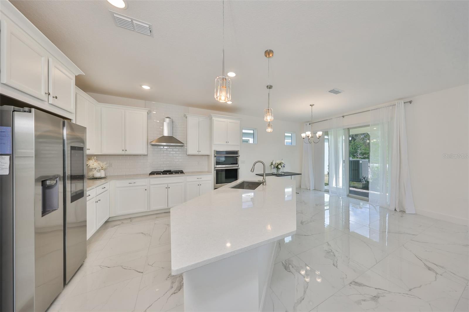 Listing photo id 8 for 5232 Wishing Arch Drive