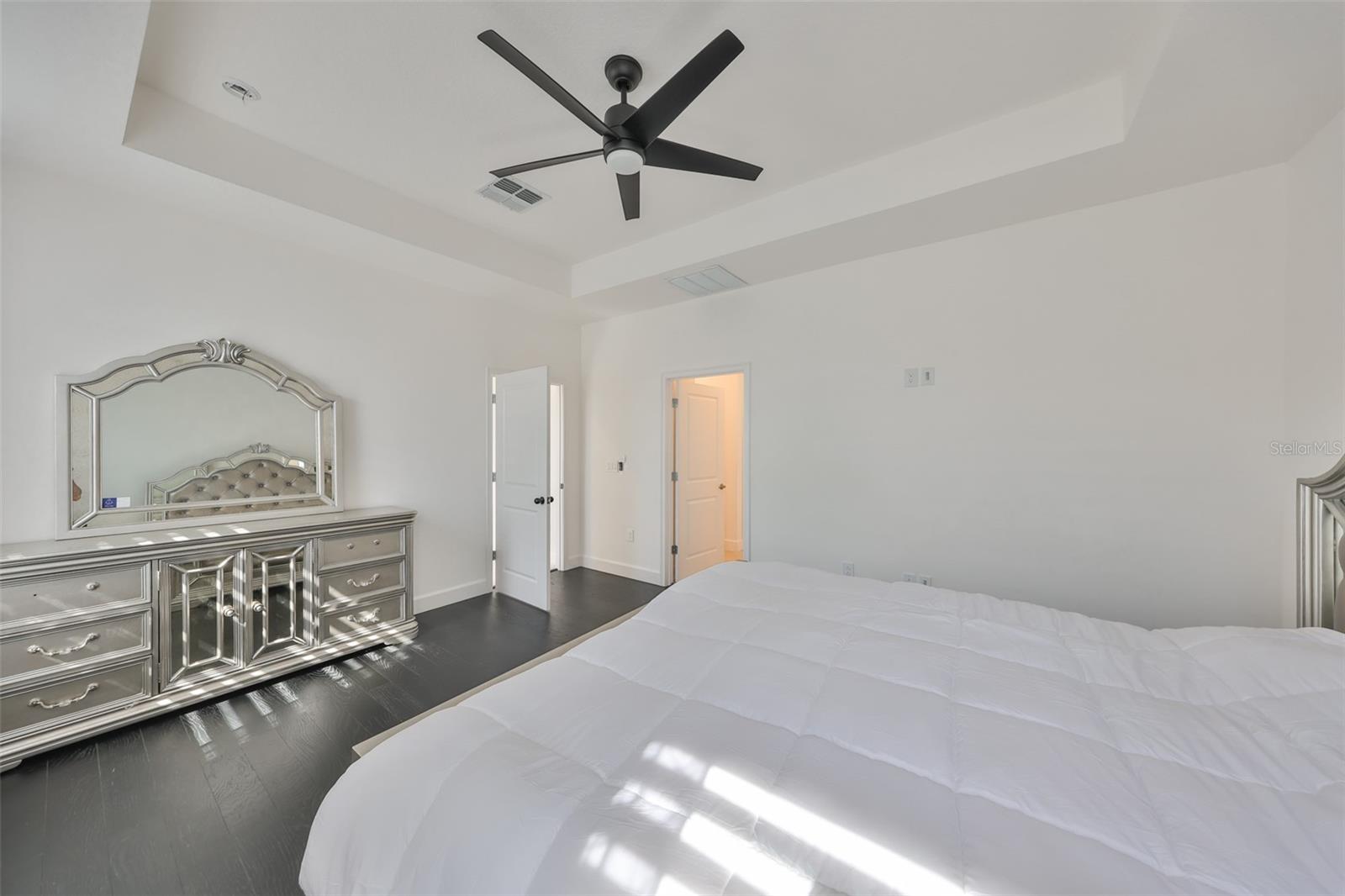 Listing photo id 32 for 5232 Wishing Arch Drive
