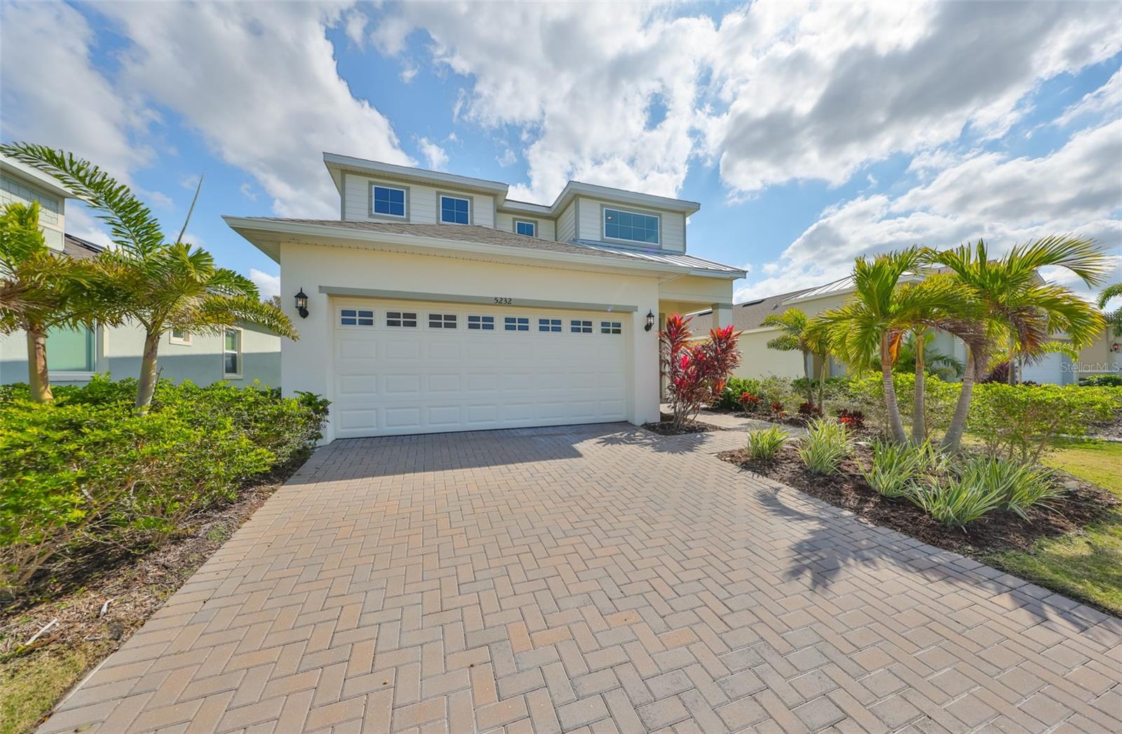 Listing photo id 3 for 5232 Wishing Arch Drive