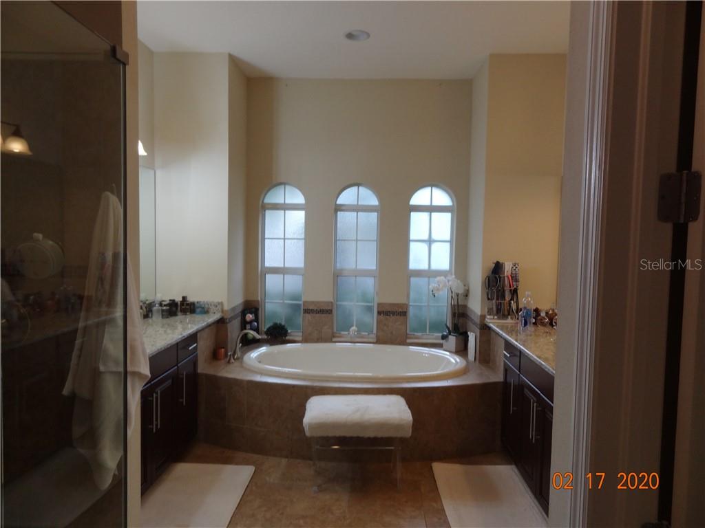 Image 19 of 24 For 20207 Oak Thorn Way