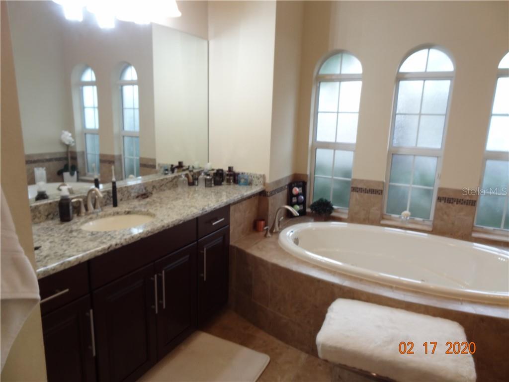 Image 20 of 24 For 20207 Oak Thorn Way