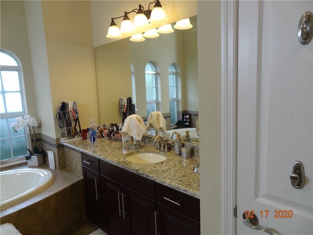 Image 21 of 24 For 20207 Oak Thorn Way