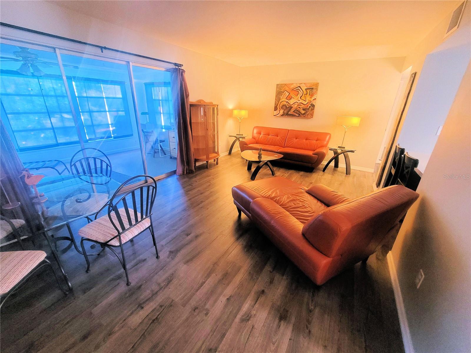 Image 4 of 44 For 823 La Jolla Avenue