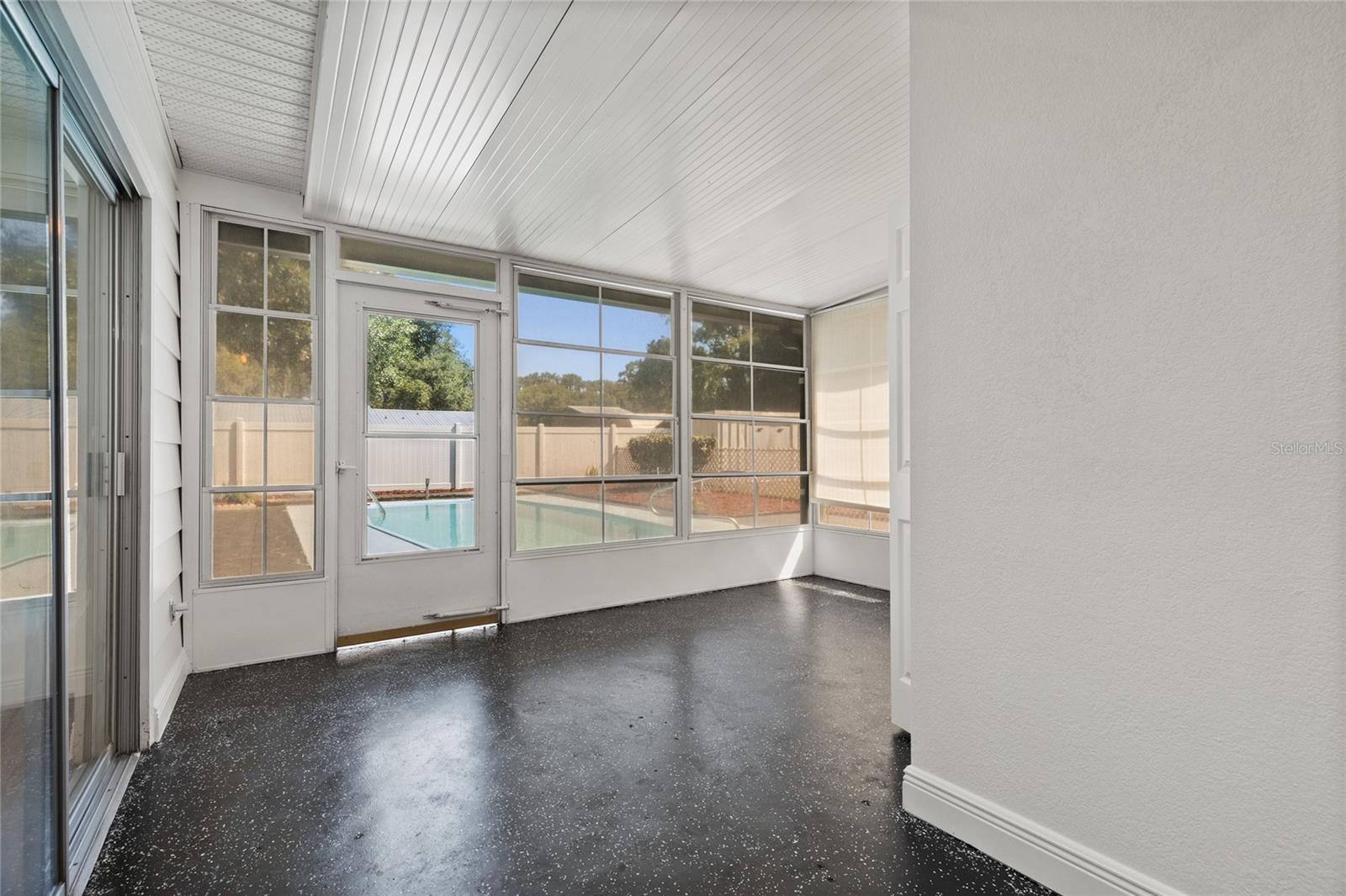Image 16 of 21 For 36343 Ionno Court