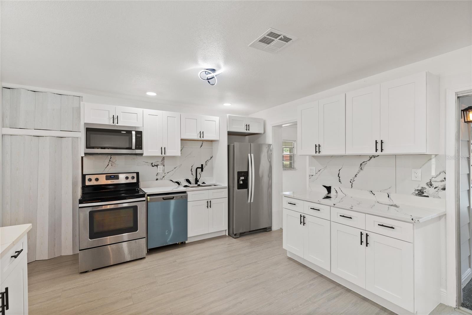 Image 8 of 21 For 36343 Ionno Court