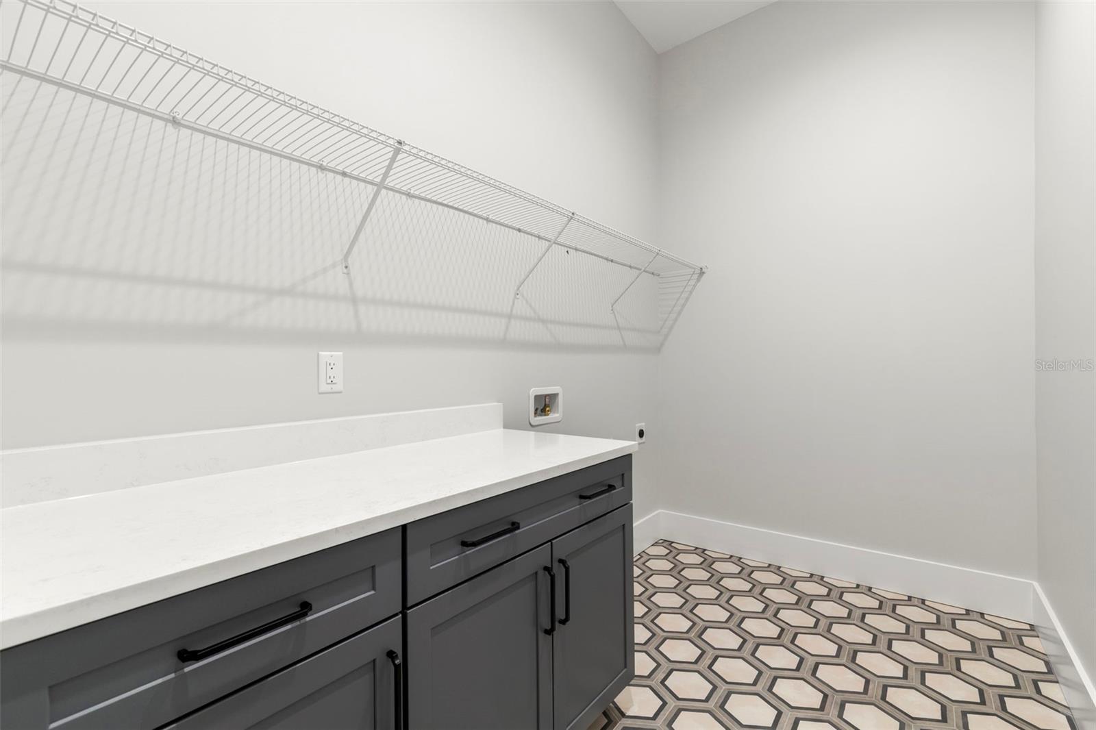 Image 32 of 35 For 216 Hesperides Street