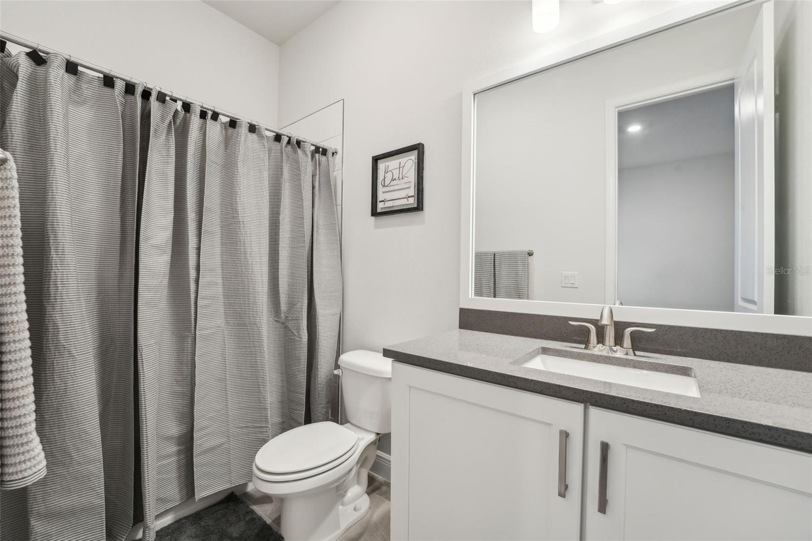 Listing photo id 28 for 4032 Tour Trace