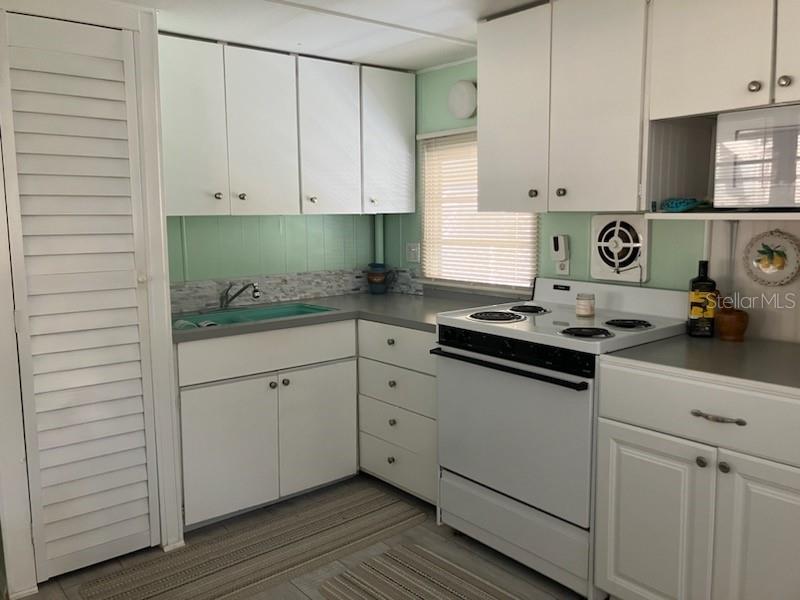 Image 10 of 25 For 12674 Seminole Boulevard S31