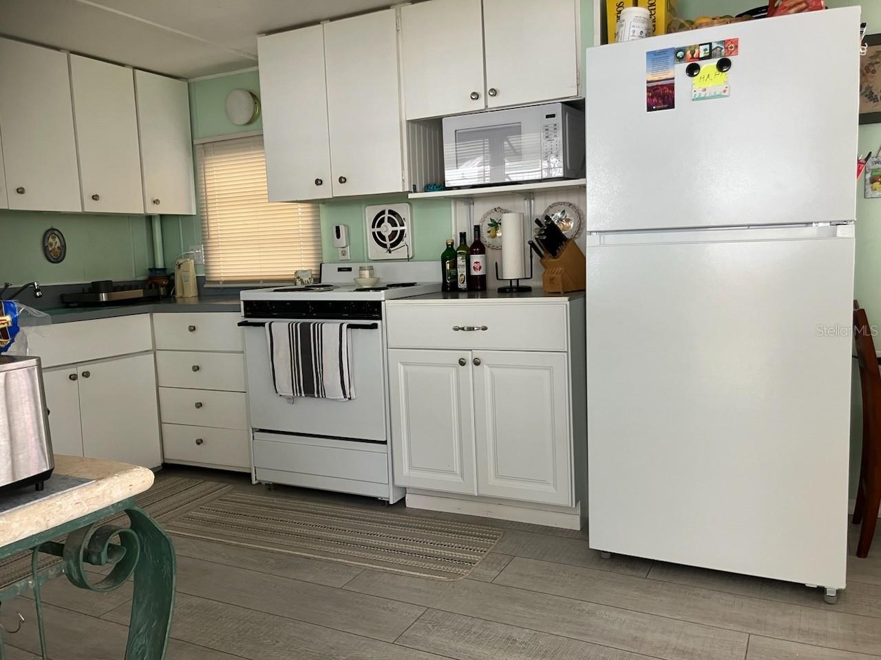 Image 11 of 25 For 12674 Seminole Boulevard S31