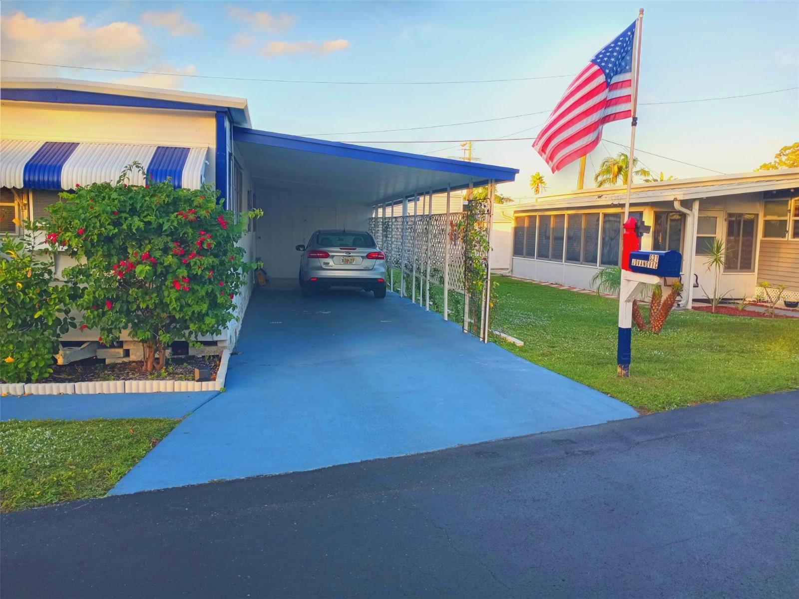 Image 2 of 25 For 12674 Seminole Boulevard S31