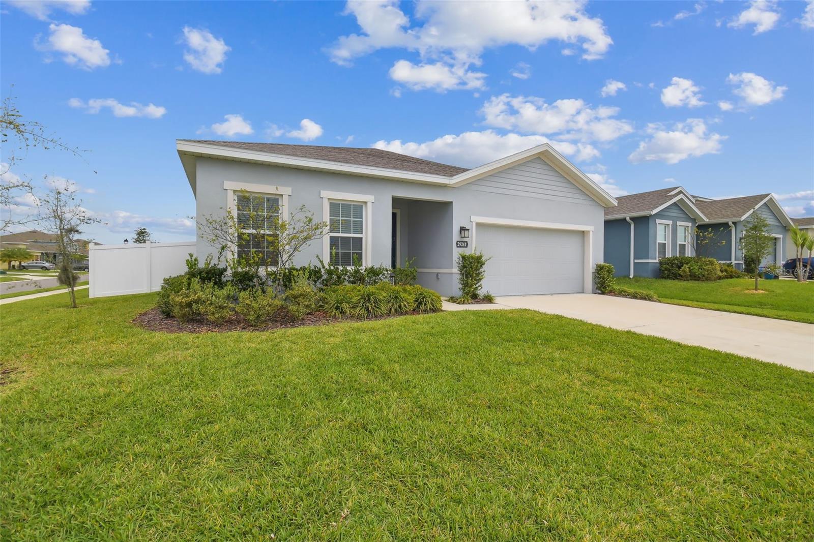 Listing photo id 3 for 29241 Rosemallow Road